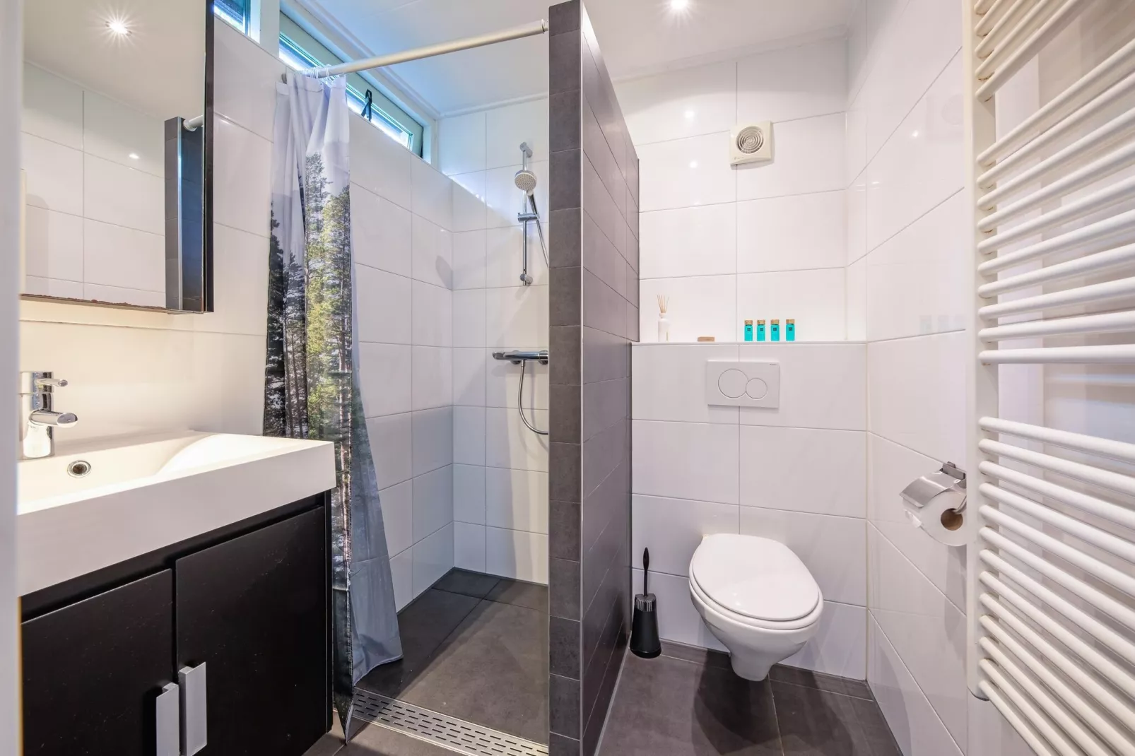 De Parel 166-Bathroom