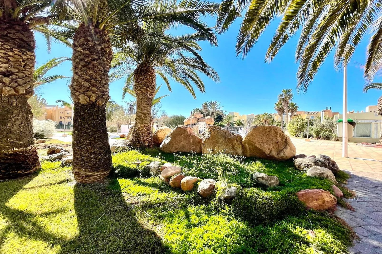 Moguima 1d - Jardins en été