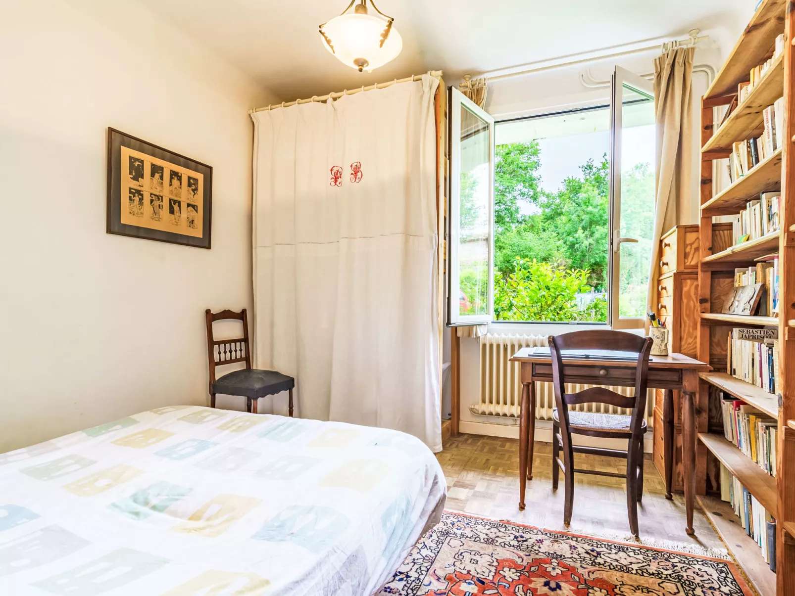 Chemin des Carrières - Inside