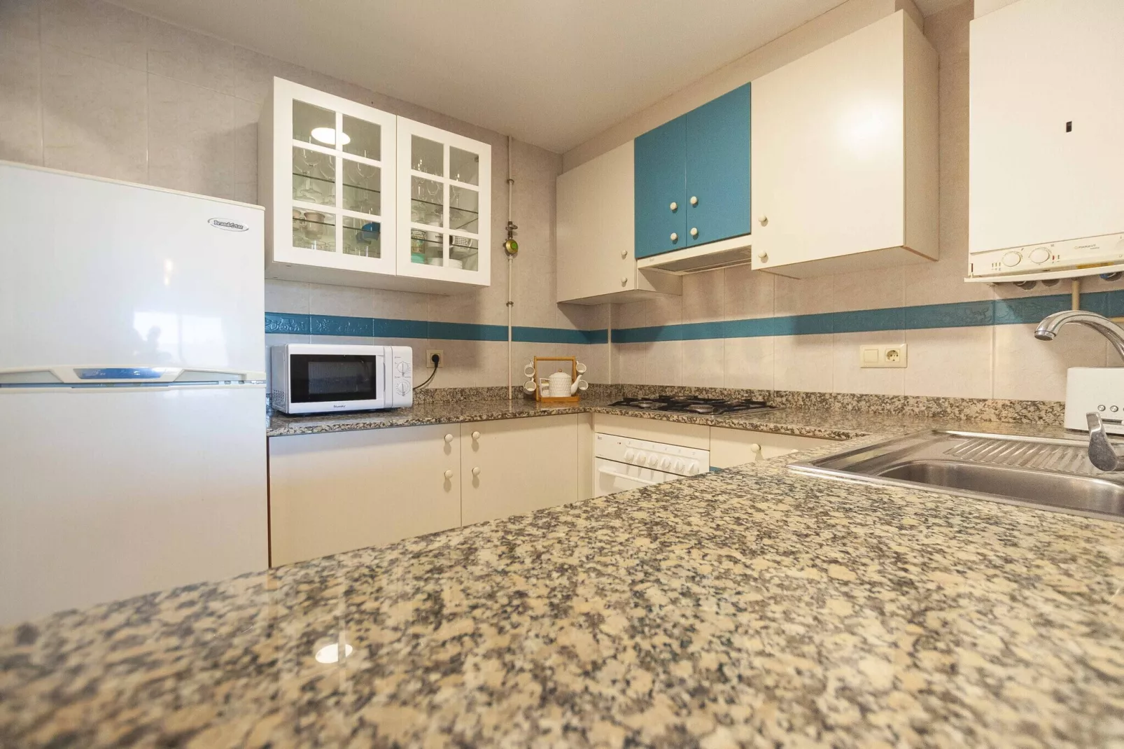 1234 MIRASOL con piscina - Kitchen