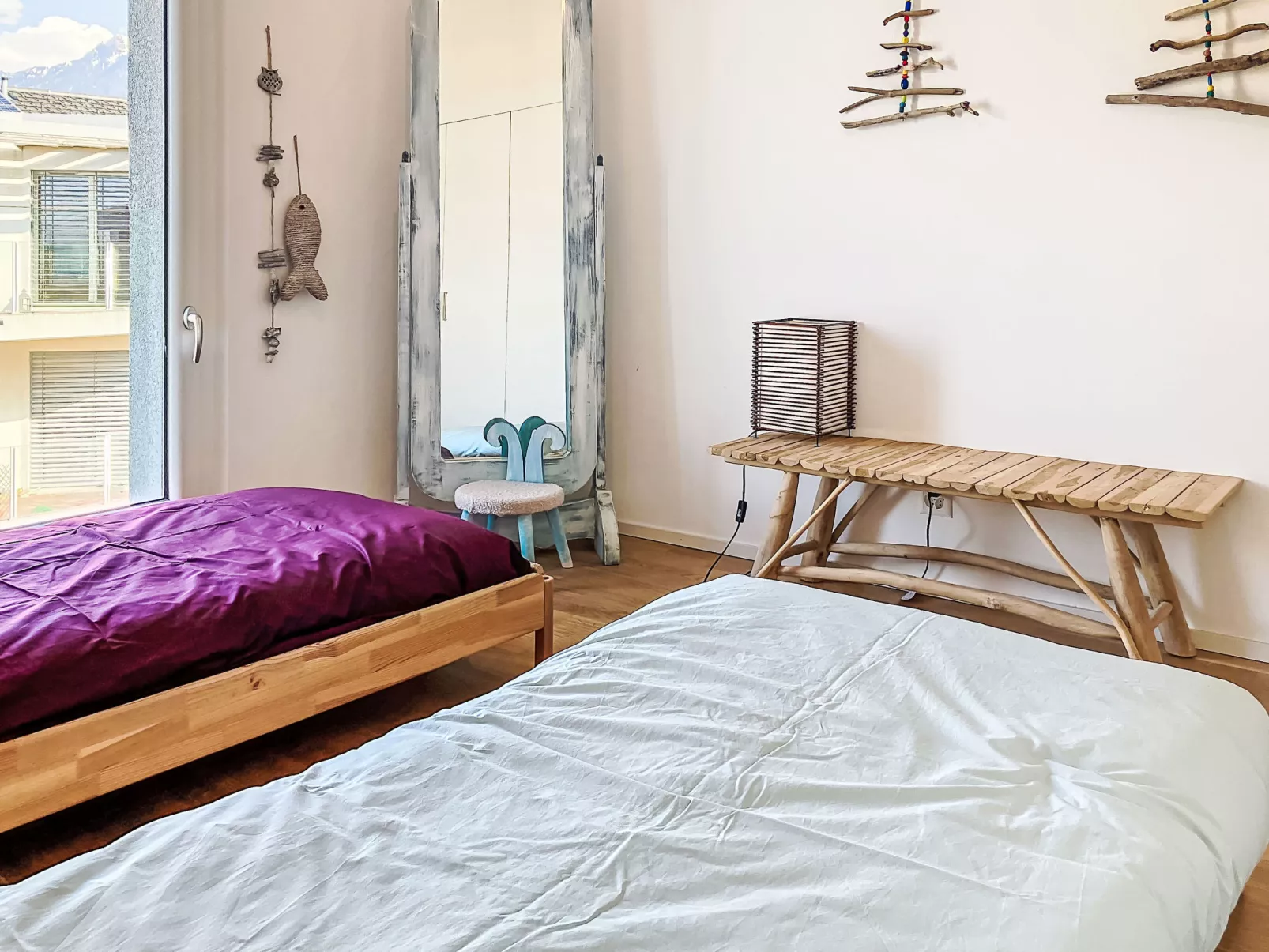 Les Perles du Lac - Inside