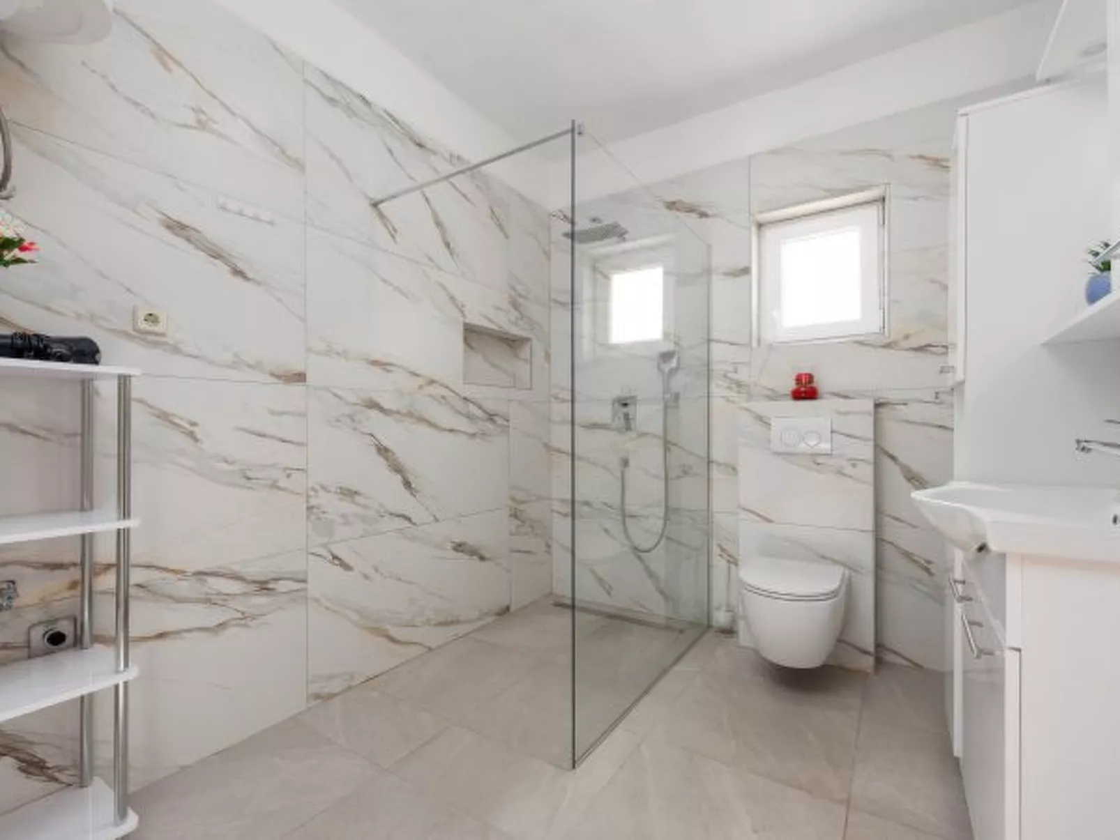 Holiday House Laetitia with pool - Image-tags.info