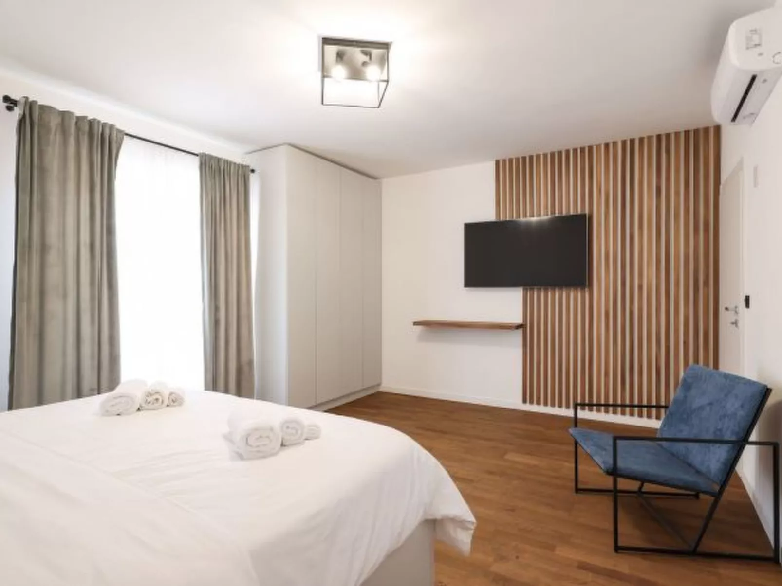 Villa Marta with heated pool and traditional taver - Image-tags.info