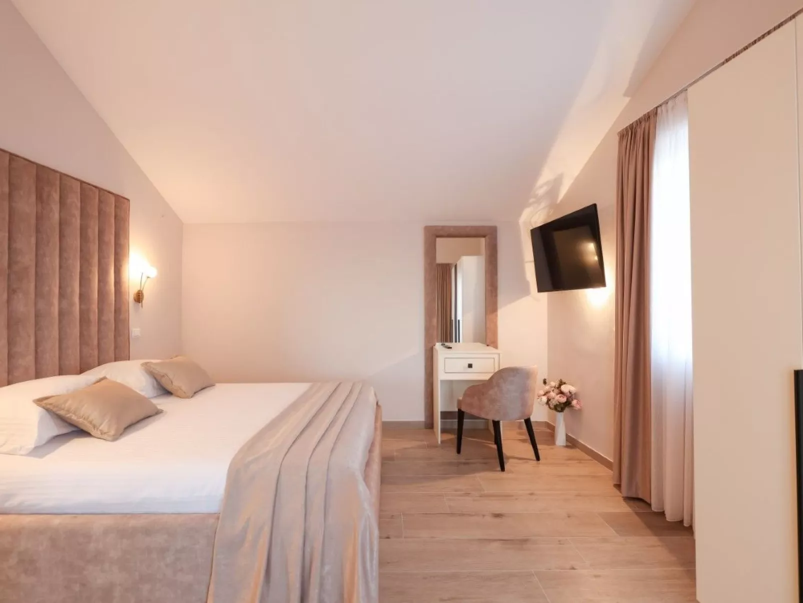 Gästezimmer "Rosa Zimmer" mit Balkon - Inside