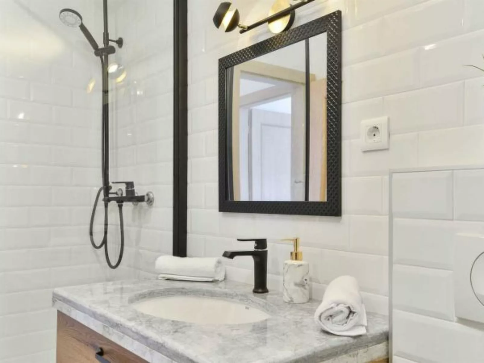 Luxury Villa Maria with large pool - Image-tags.info