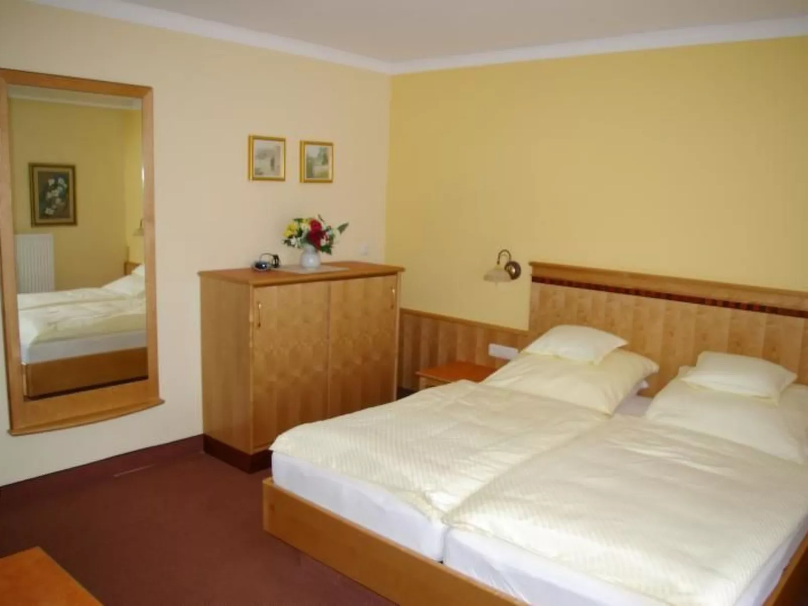 Zur Alten Schmiede - Inside