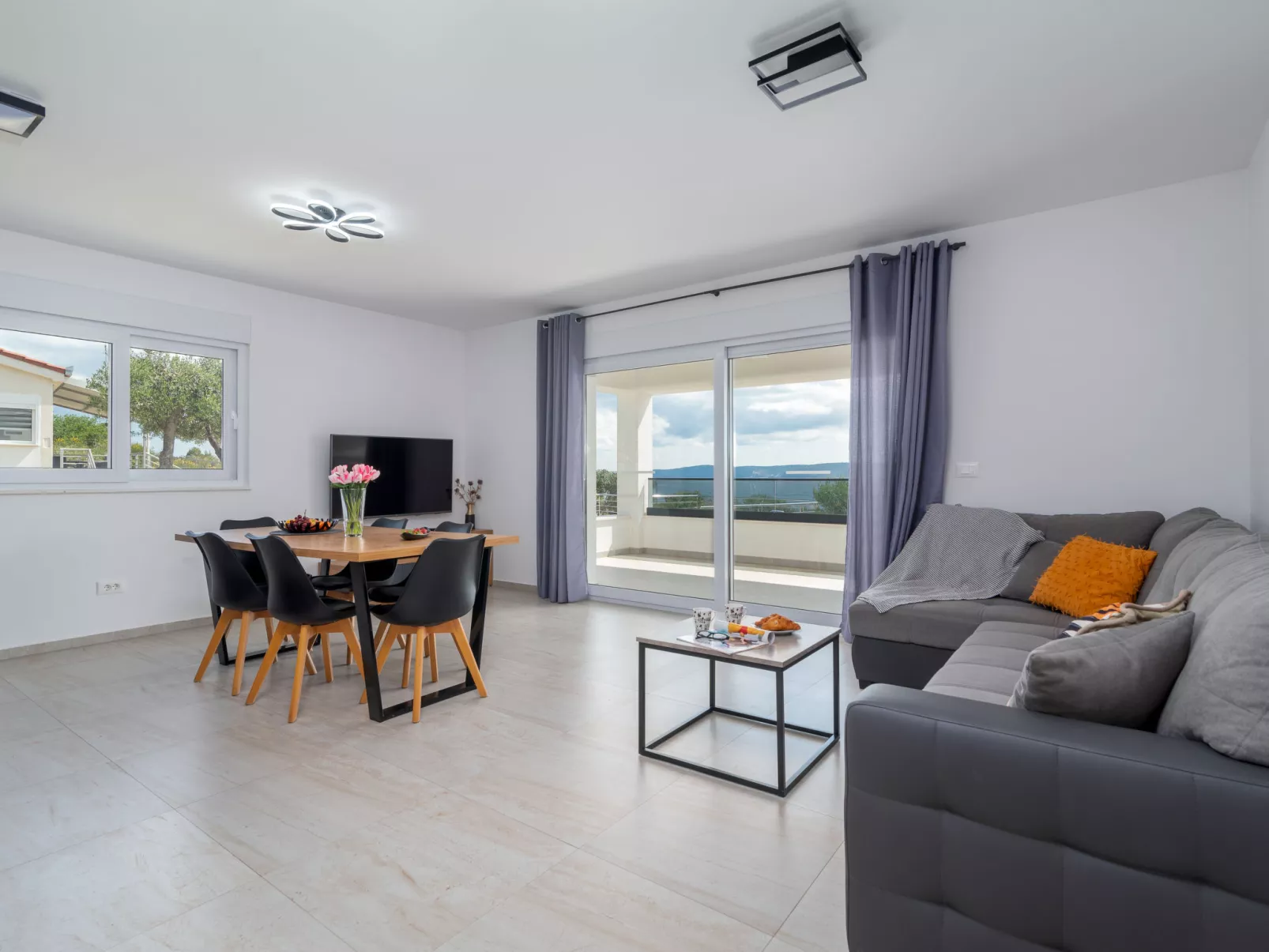 Ria with heated pool - Inside