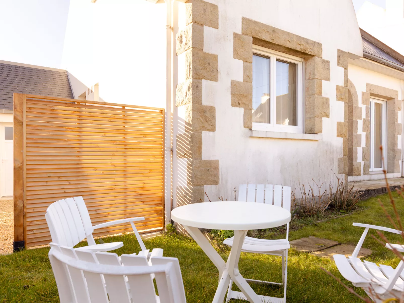 Les Ajoncs - Draußen