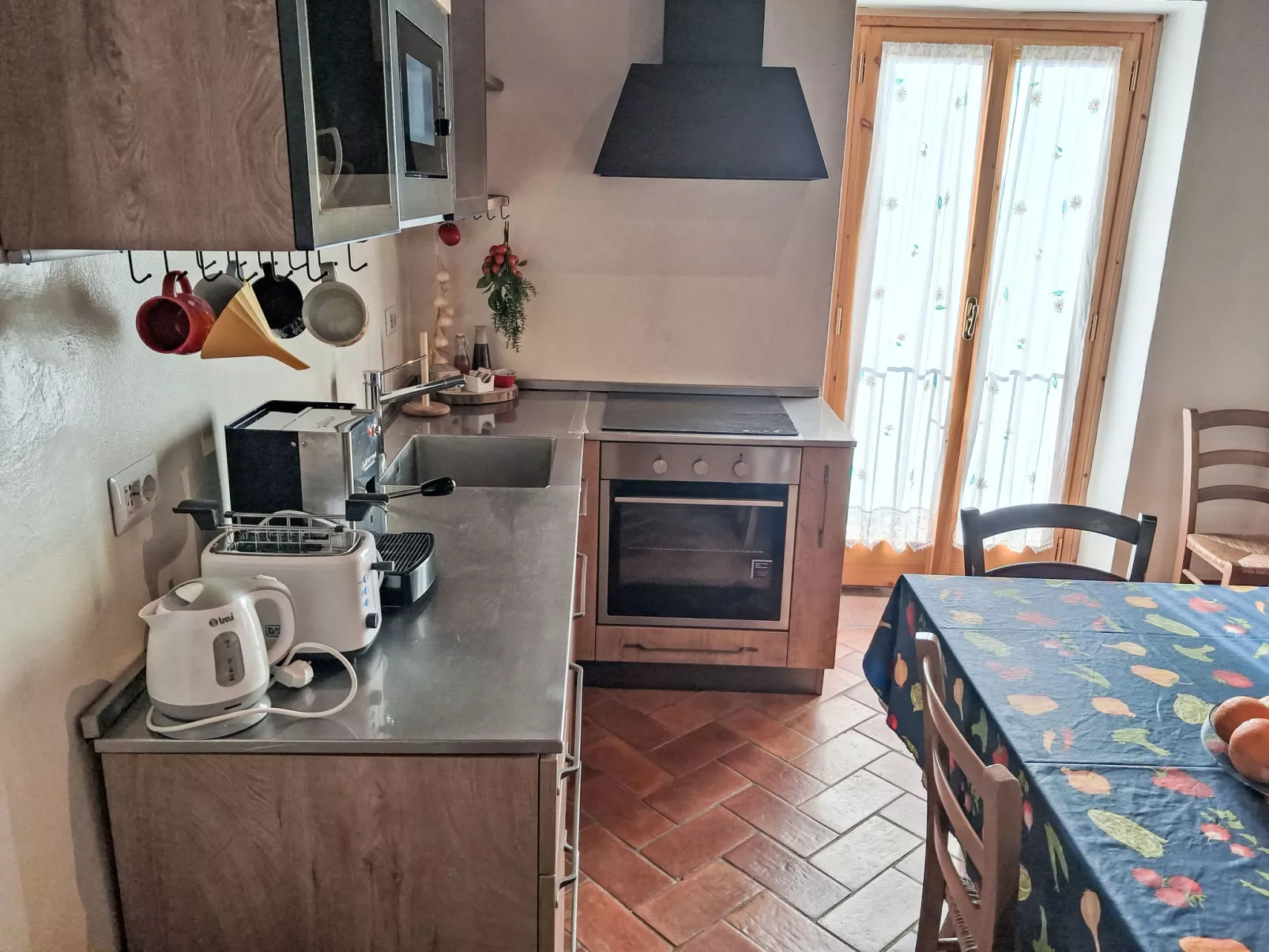 Il canto dei merli - Inside