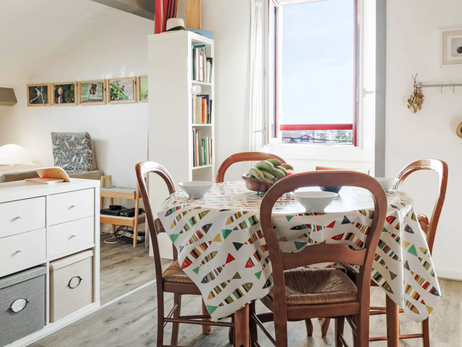 Barasteguia - Inside