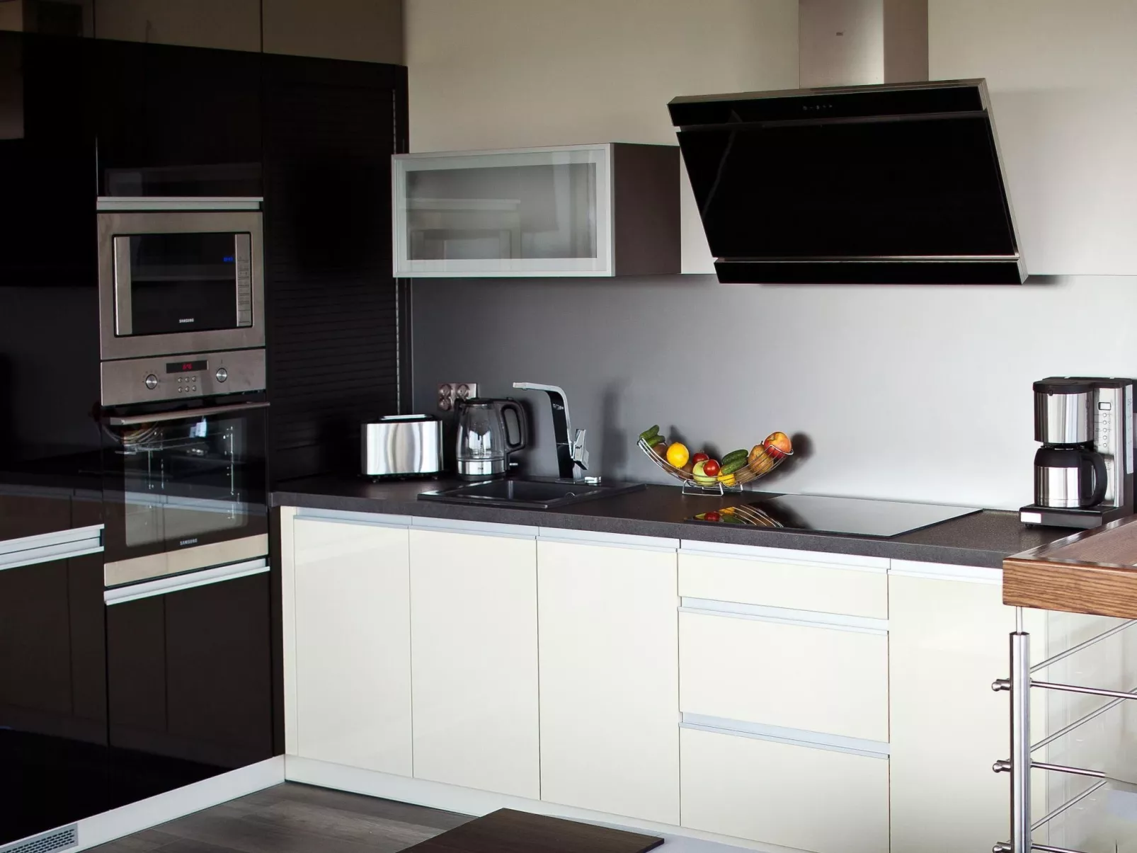 Wohnung mit Panoramaverglasung und Meerblick - Dedans