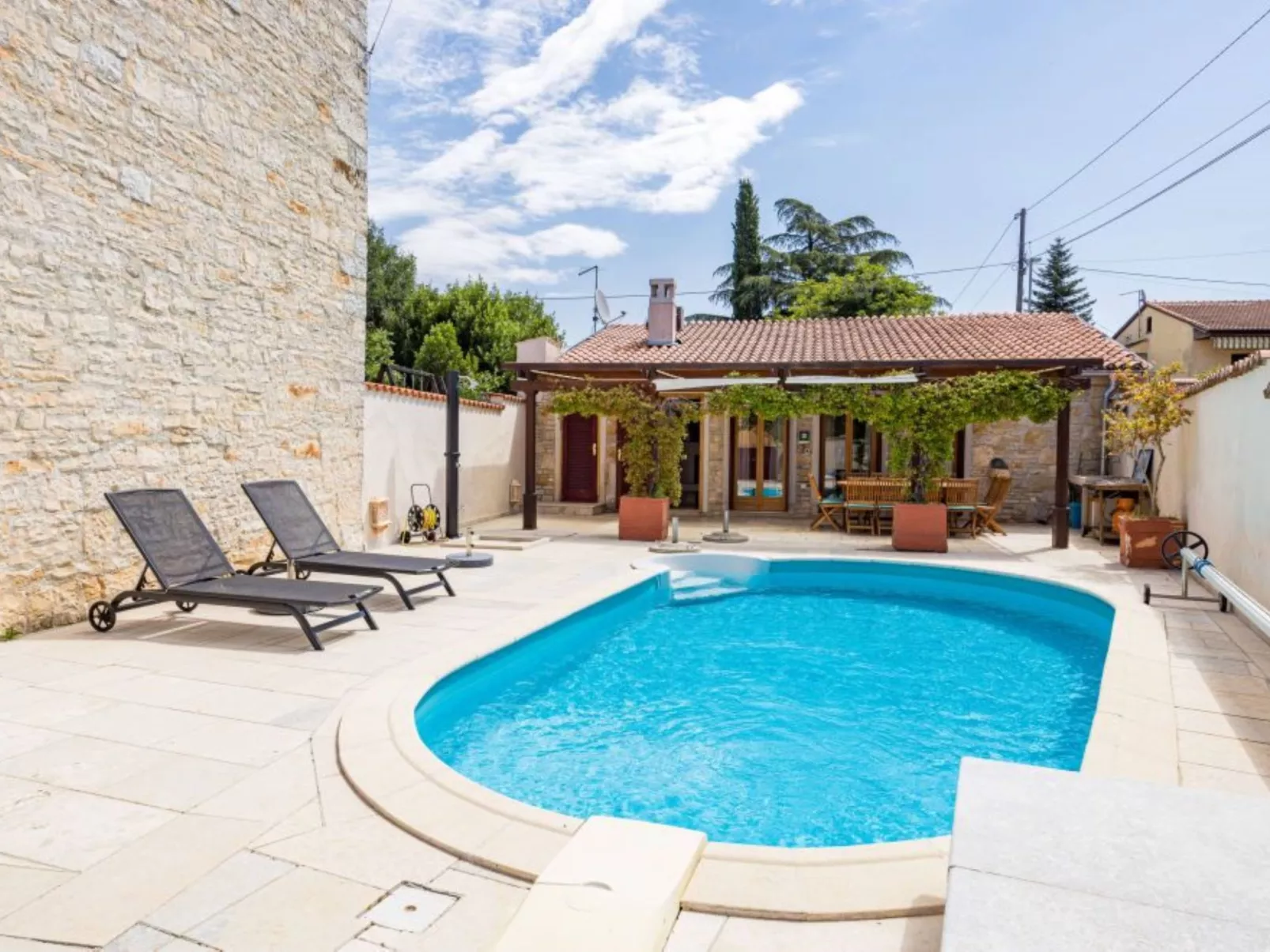 Villa Diana - Draußen