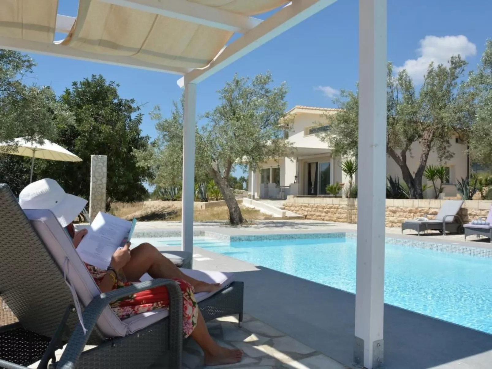 Moderne Ferienvilla bei Noto mit Meerblick und privatem Pool - Draußen