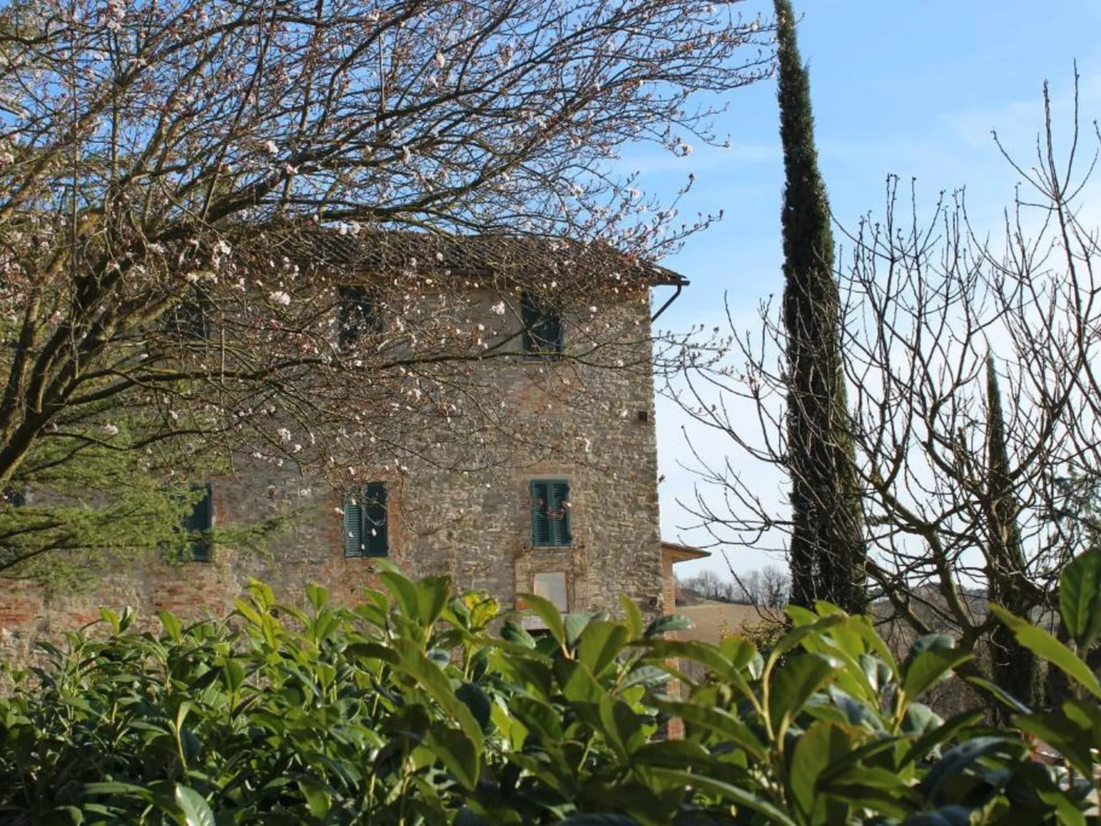 Rustikale Eleganz mit Blick auf die umbrische La - Draußen