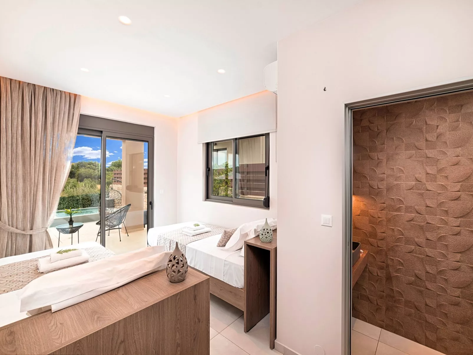 Villa "Minoas Grand" mit Blick auf das Wasser - Drinnen