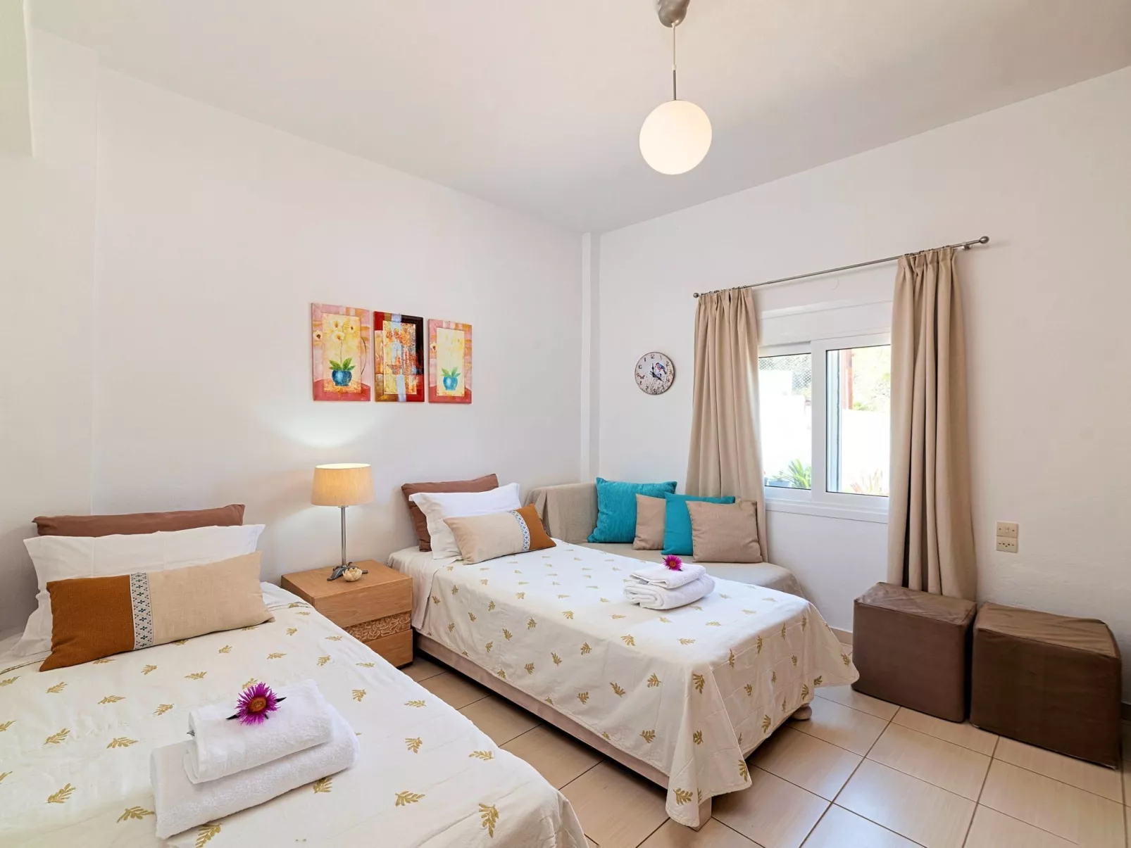 "Olive Green" mit Blick auf das Wasser - Inside