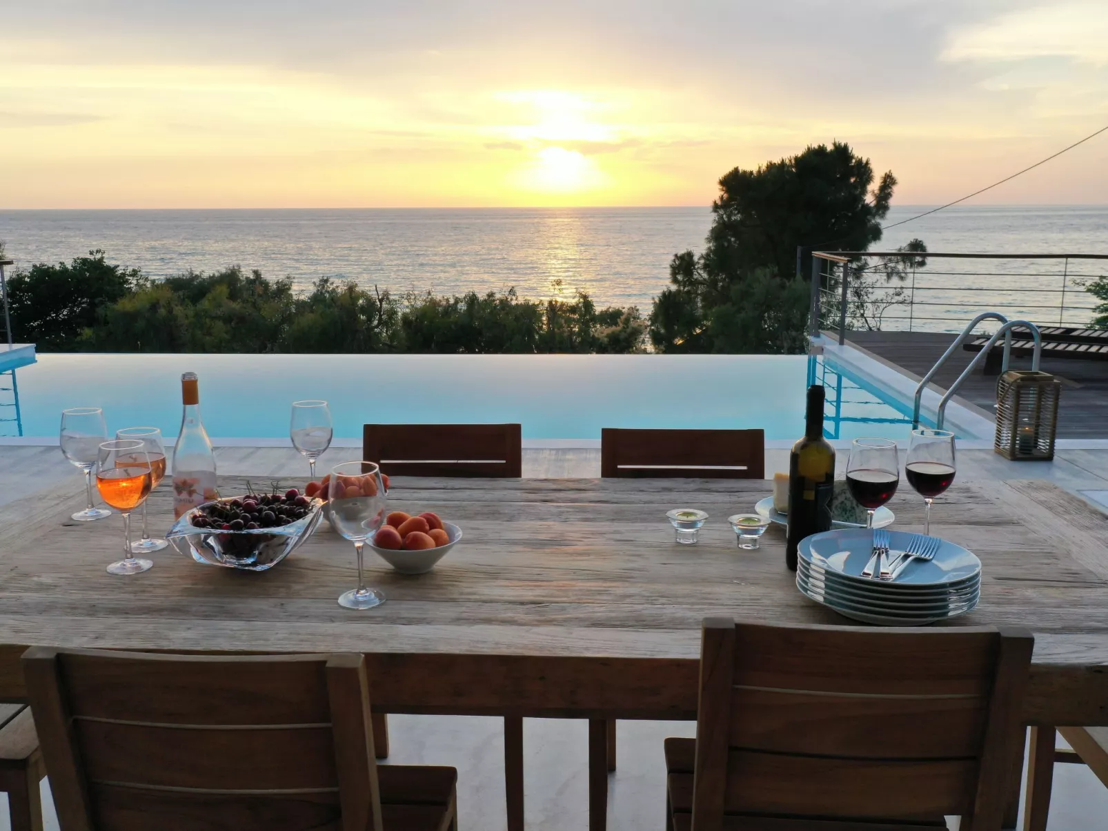 "Capro" mit Infinity-Pool - Outside