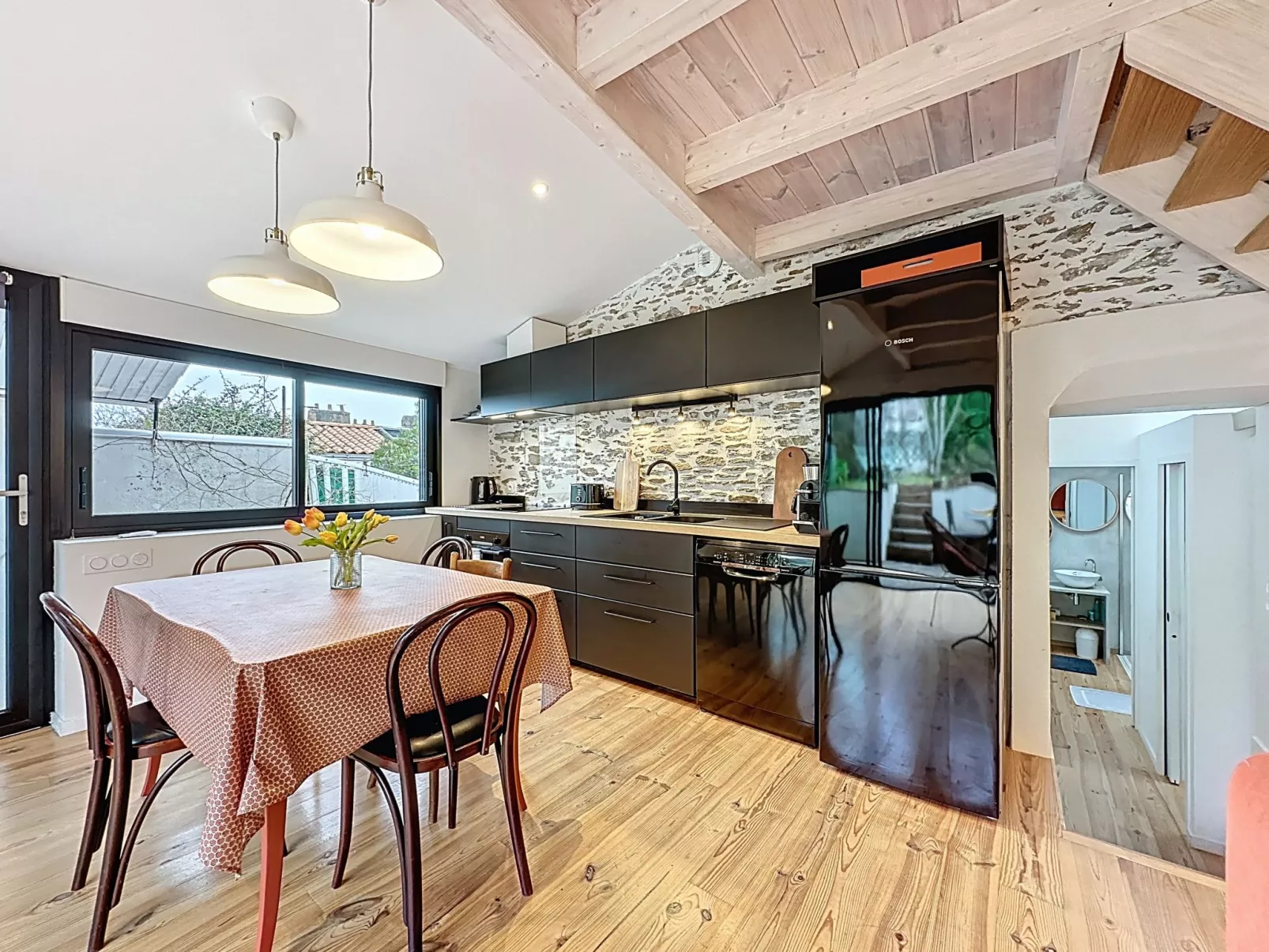 Le Saint Gilles - Drinnen