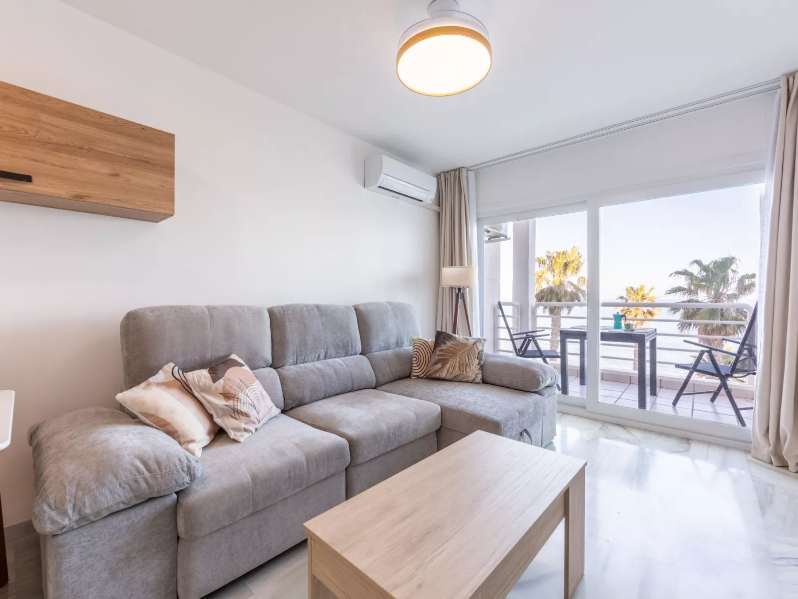 El Faro II - Drinnen