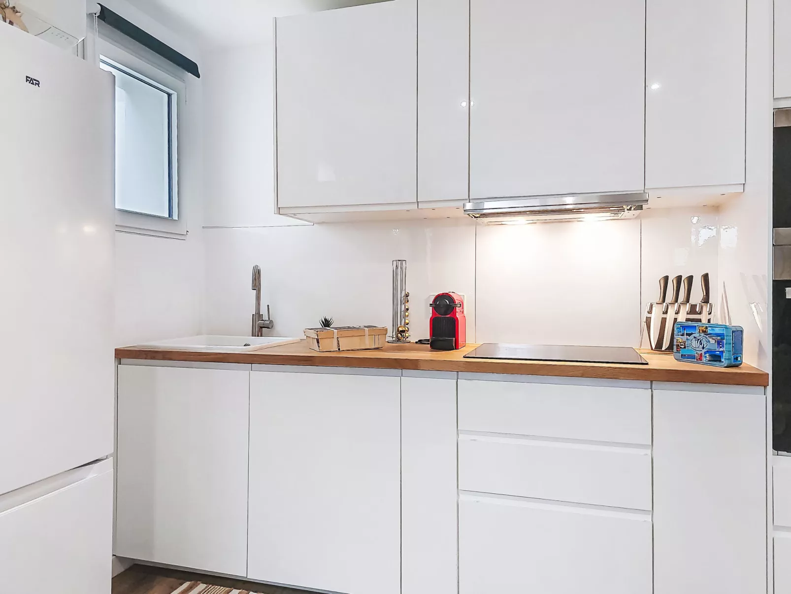 Les Cariatides 6 - Drinnen