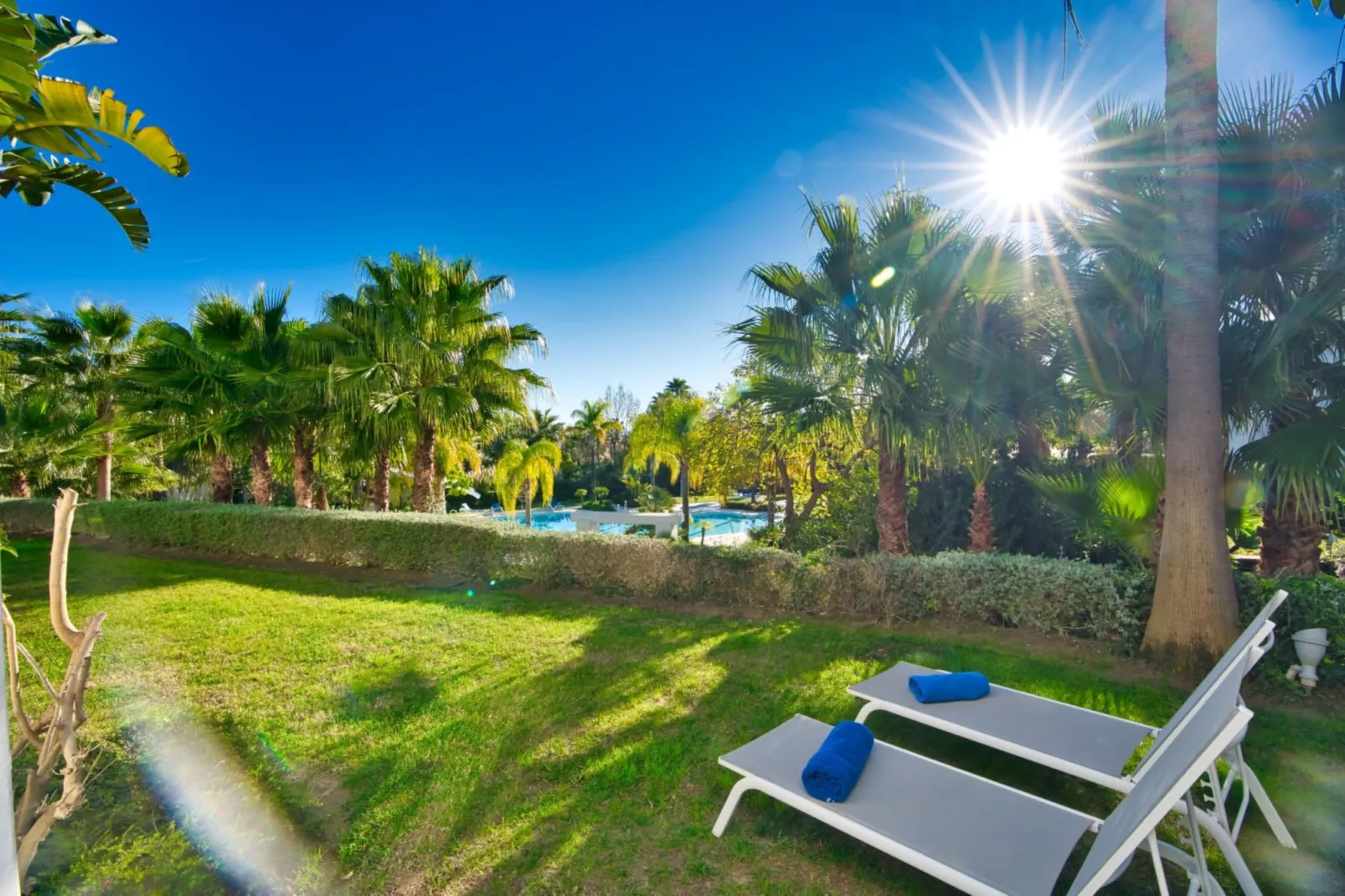 Stylish 2-Bed Apartment | Alcazaba Lagoon (303) - Jardins en été