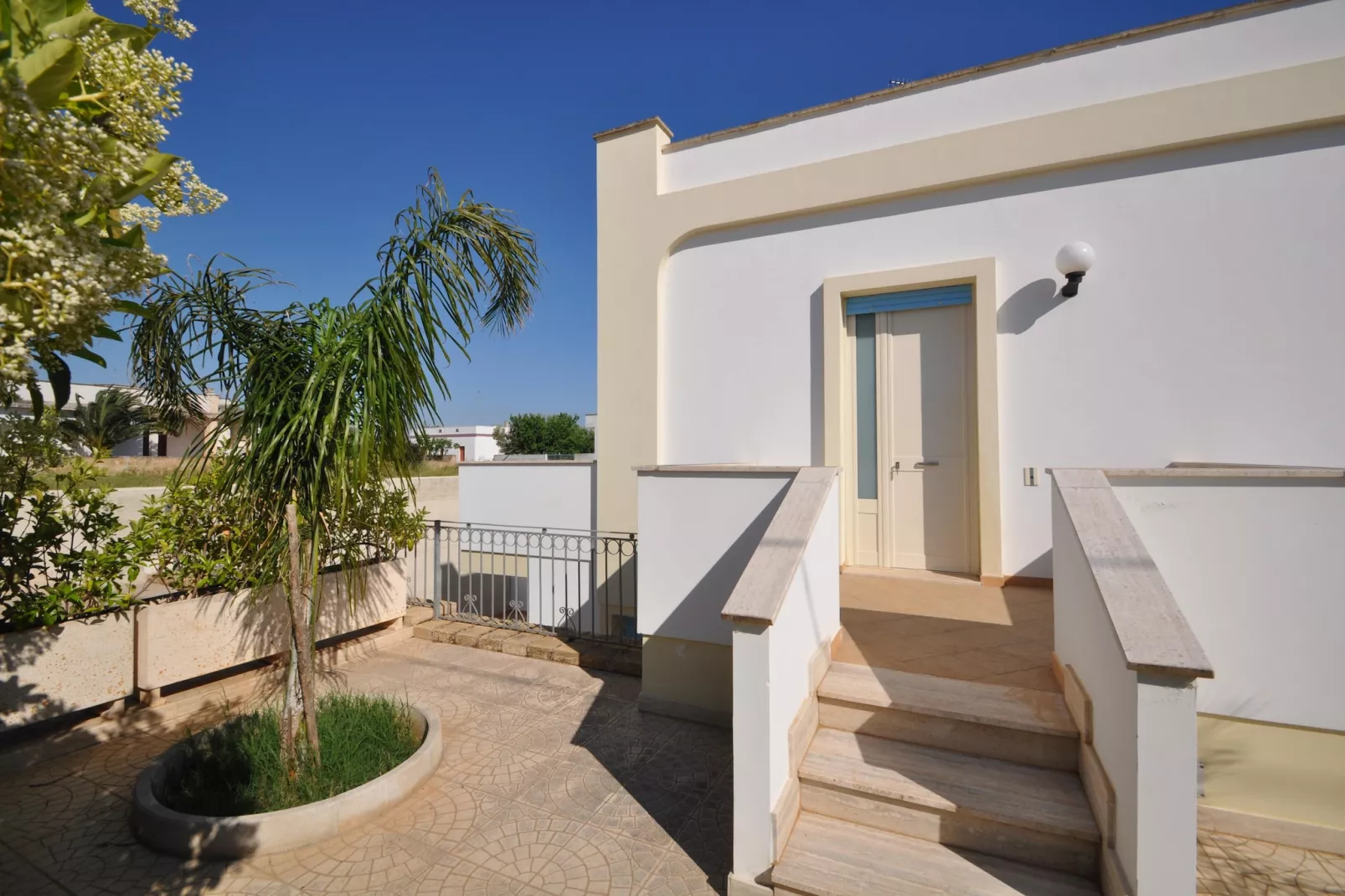 TS Trilo Rialzato - Exterior in summer