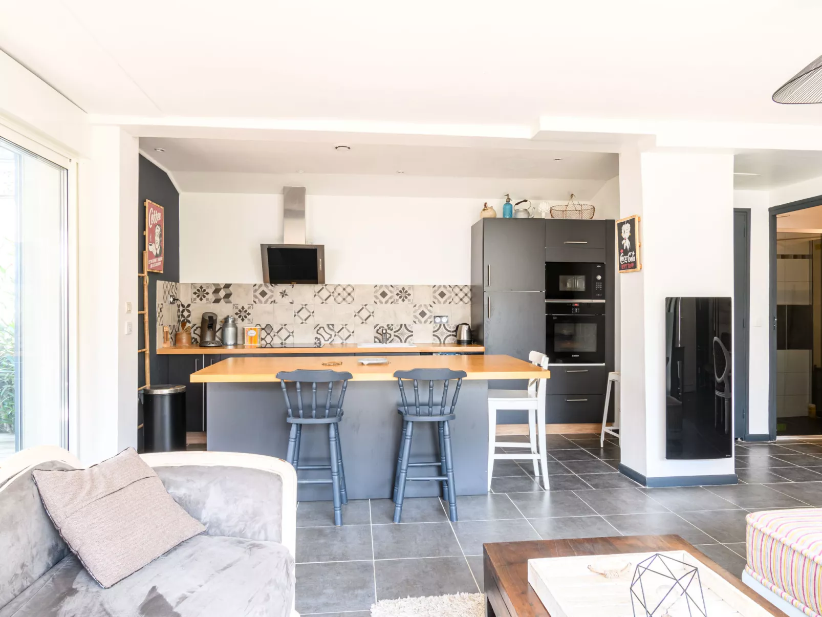 Aimé Bourdier - Drinnen