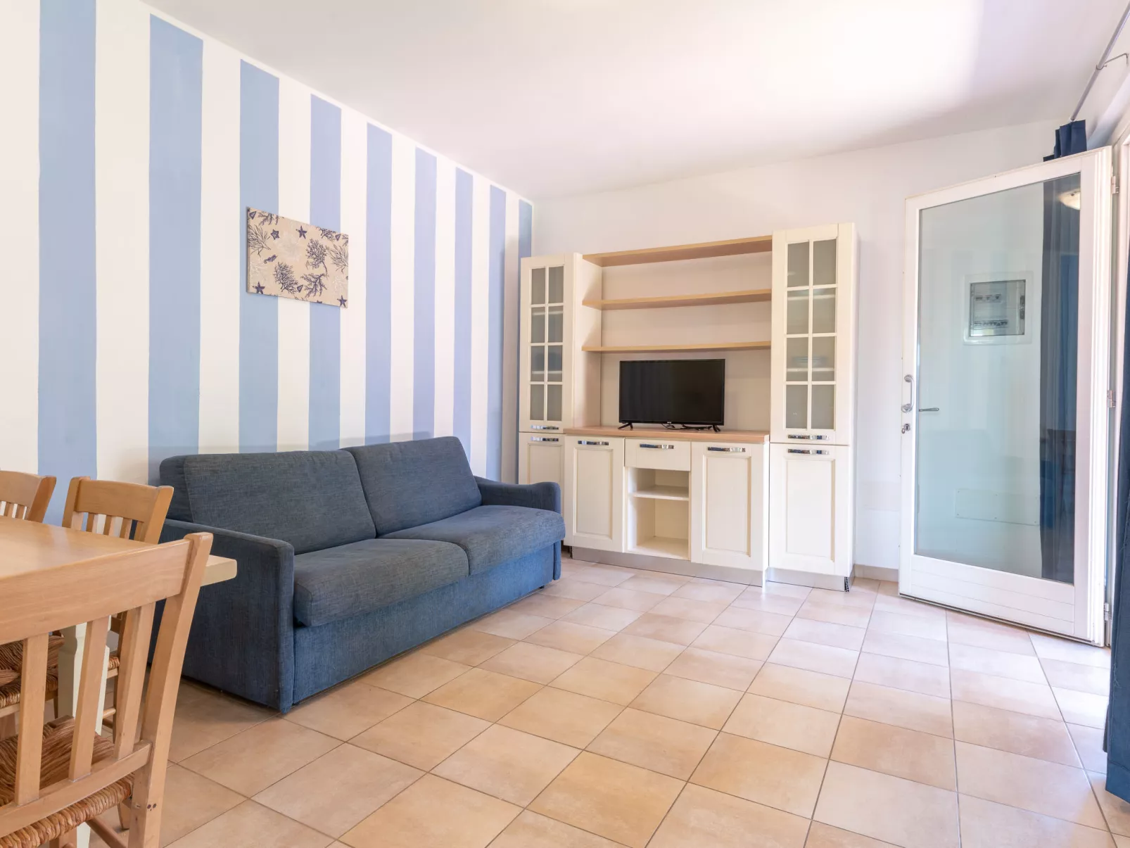 Aba Village - Drinnen