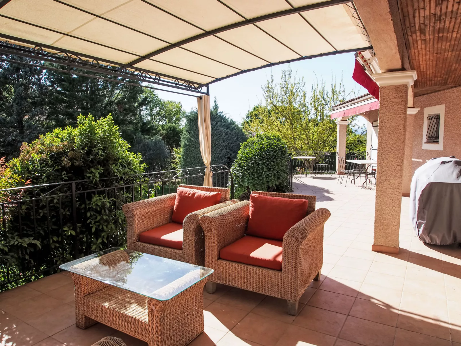 Urlaub im Süden zwischen Meer und Bergen - Inside