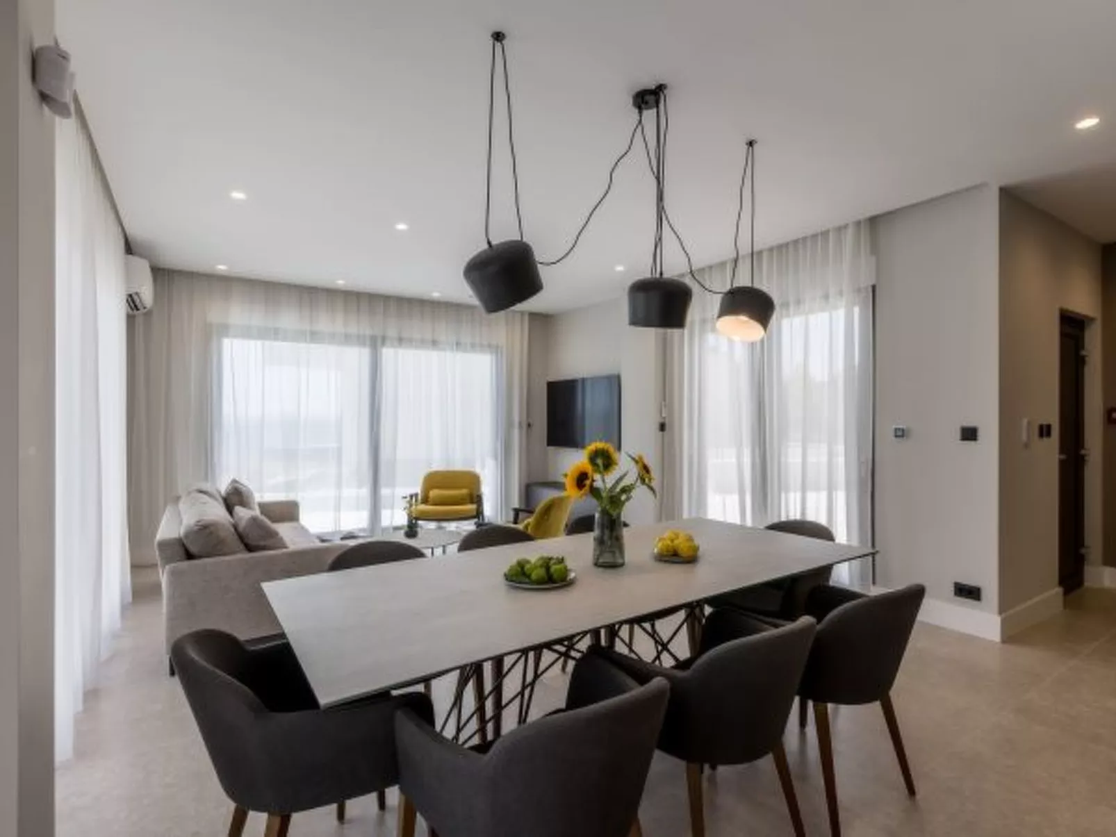 Beachfront villa Luce with seaview and pool - Dedans