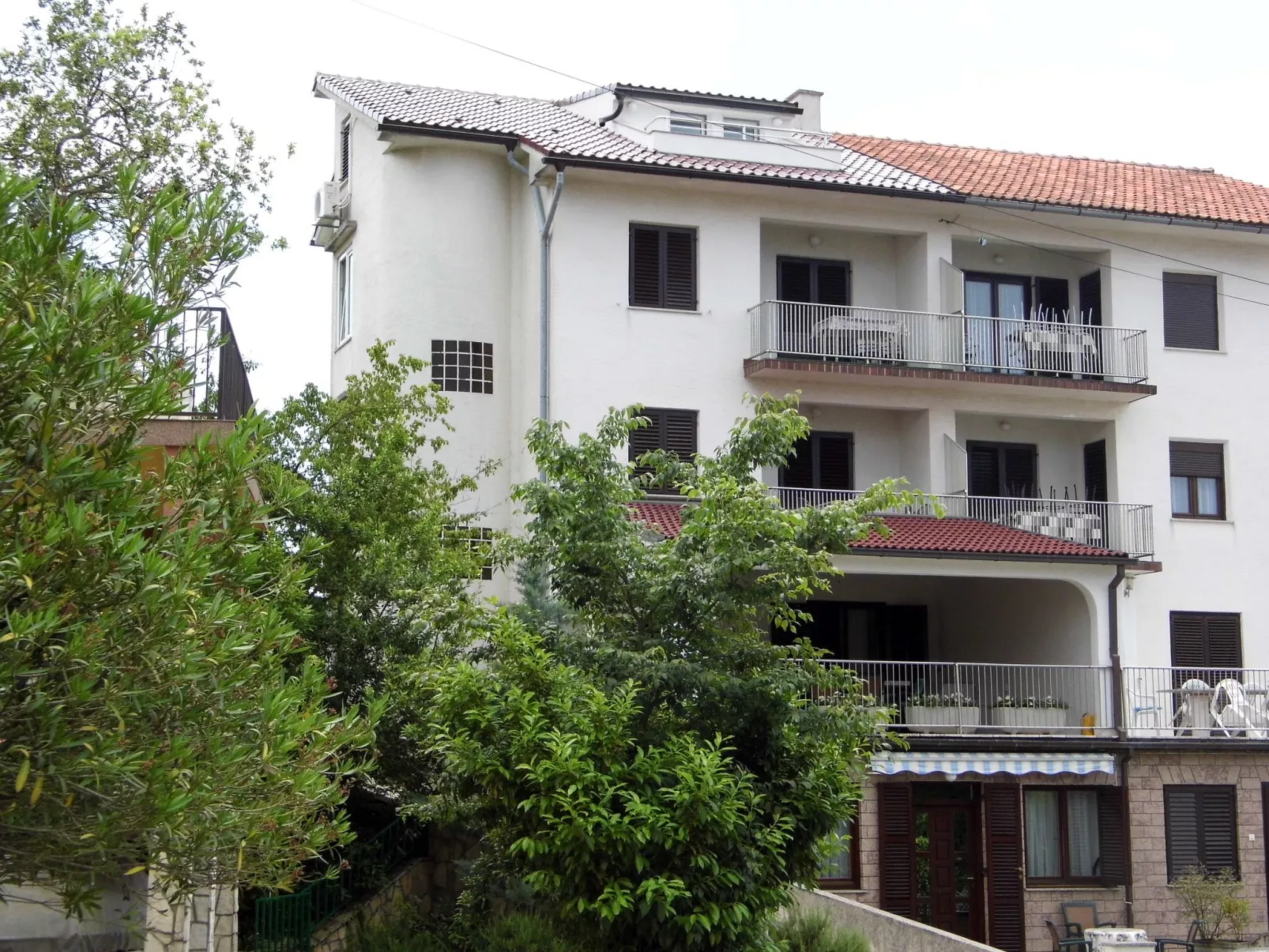 Schöne und moderne, voll ausgestattete Wohnung in ruhiger Lage - Image-tags.info