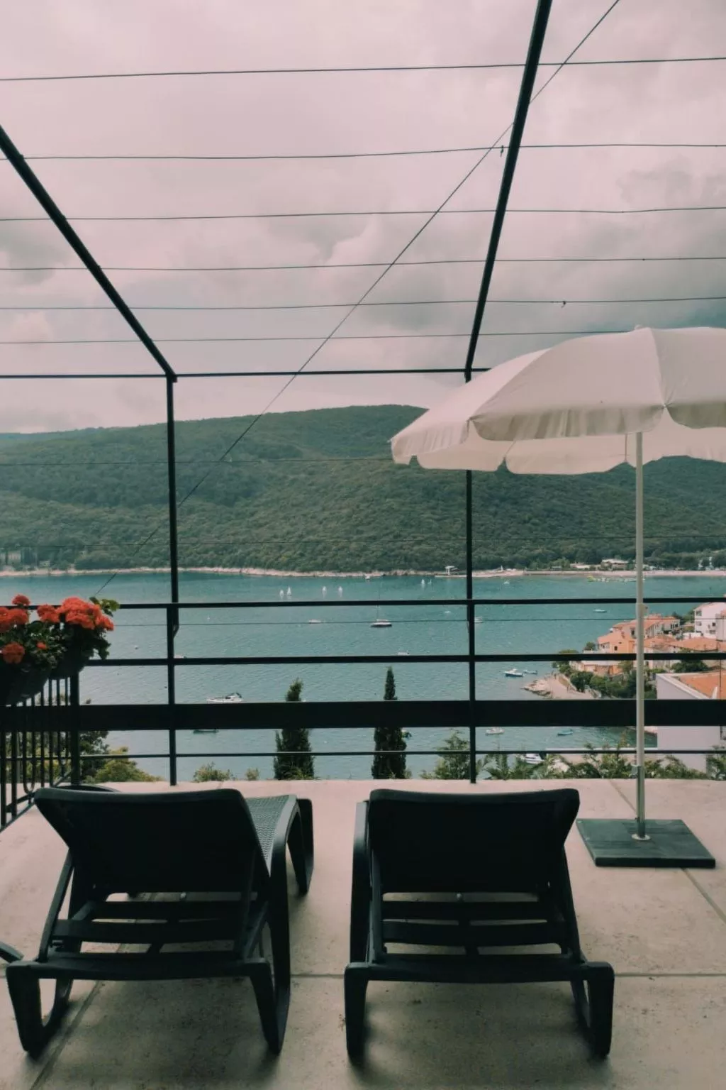 Appartement Bruna mit Terrasse und Meerblick - Draußen