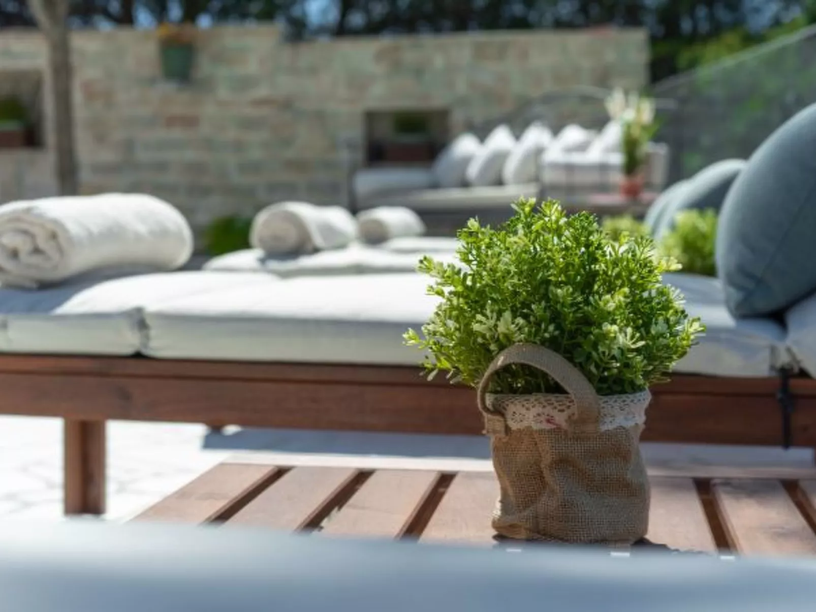 Villa Barotul with pool - Image-tags.info