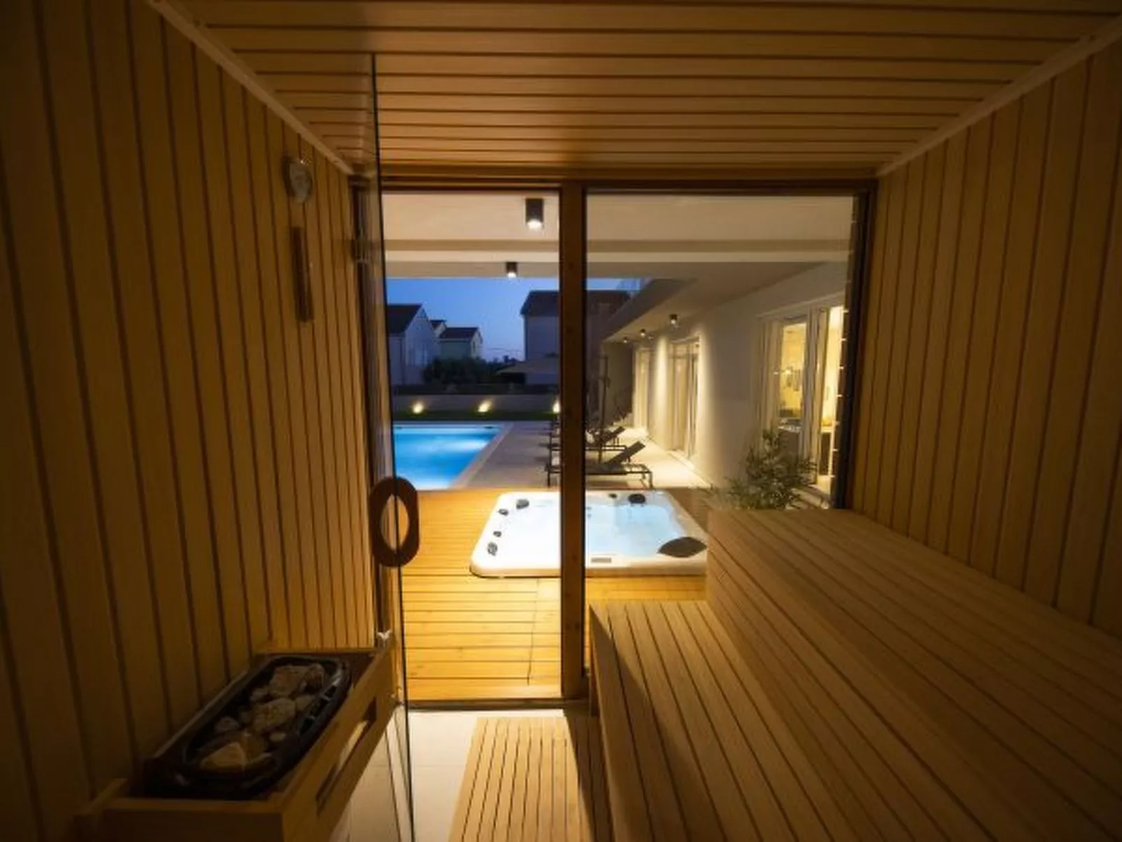 Luxury villa Mary Lou with pool and spa area - Image-tags.info