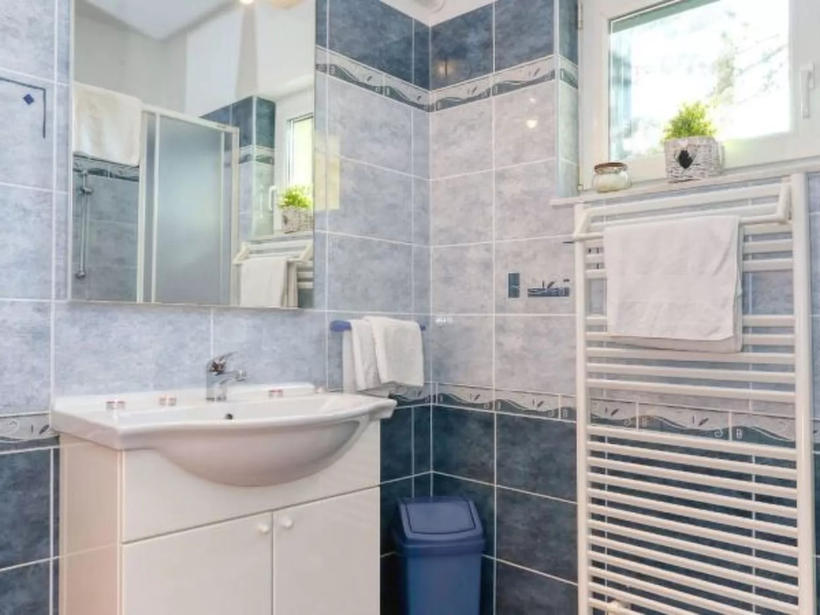 Villa Ana with large pool - Image-tags.info