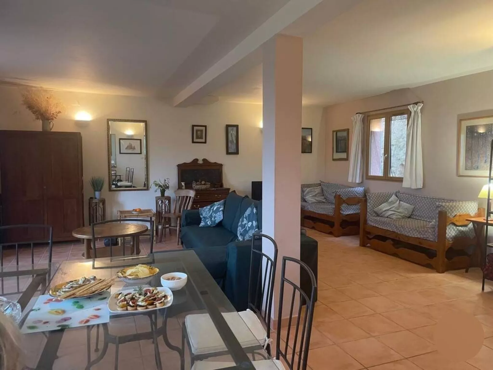 Haus in der Nähe von Meer und Bergen, atemberaubende Aussicht. - Drinnen