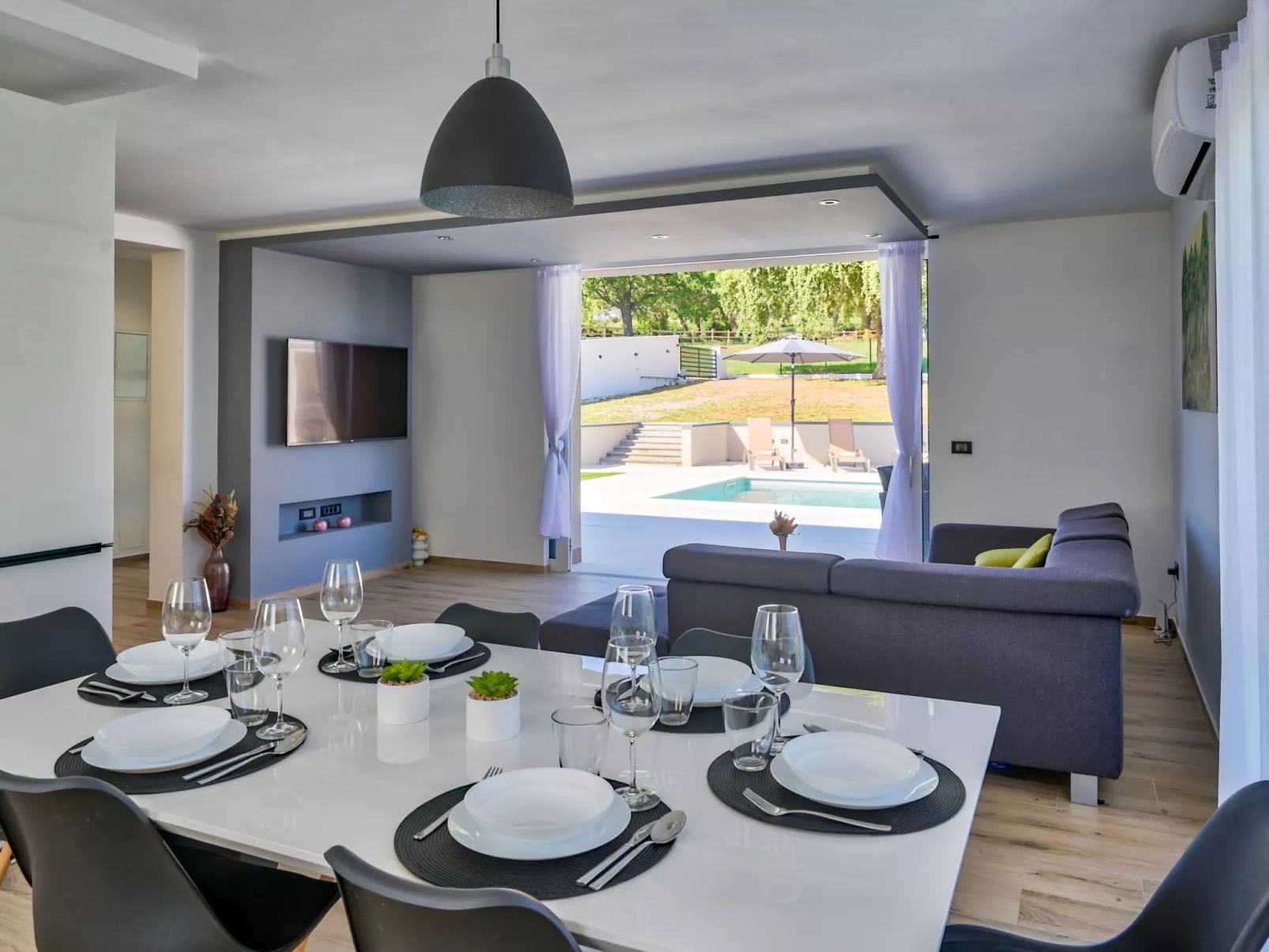 Montevernal - Drinnen