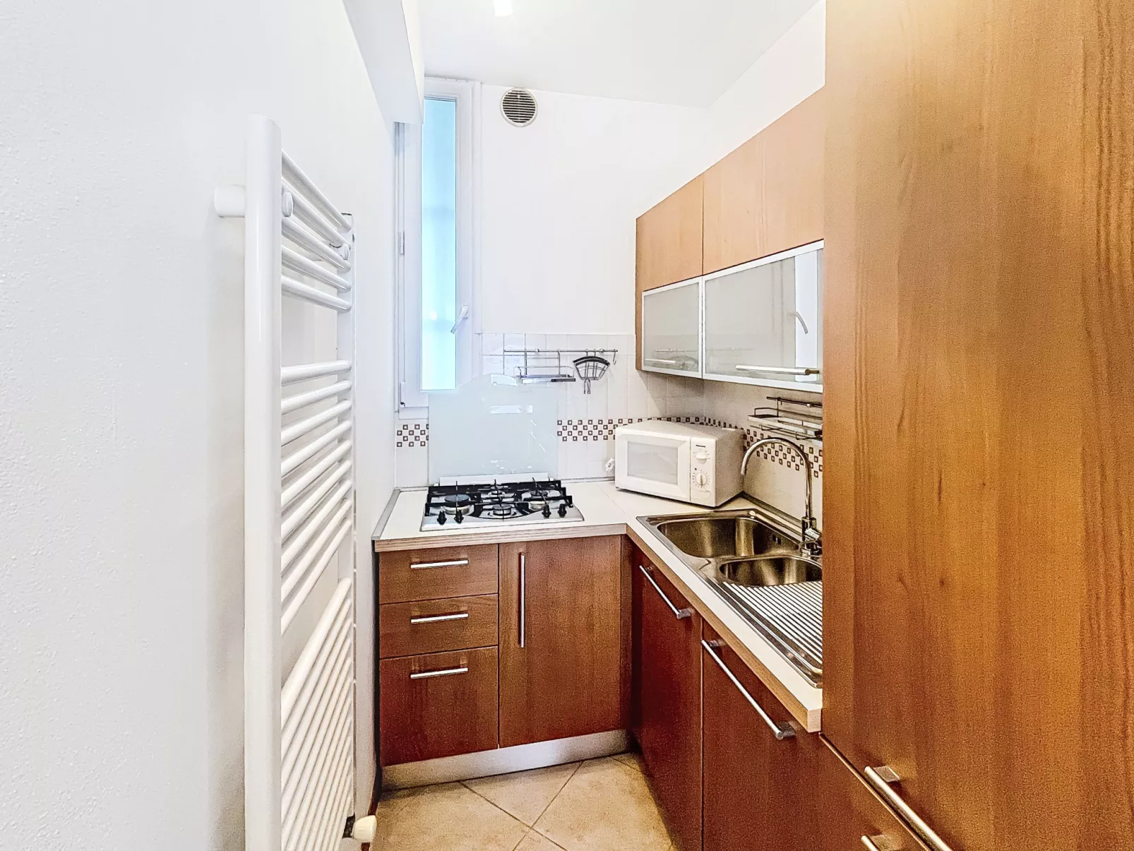 Sona's Lake Home - Drinnen