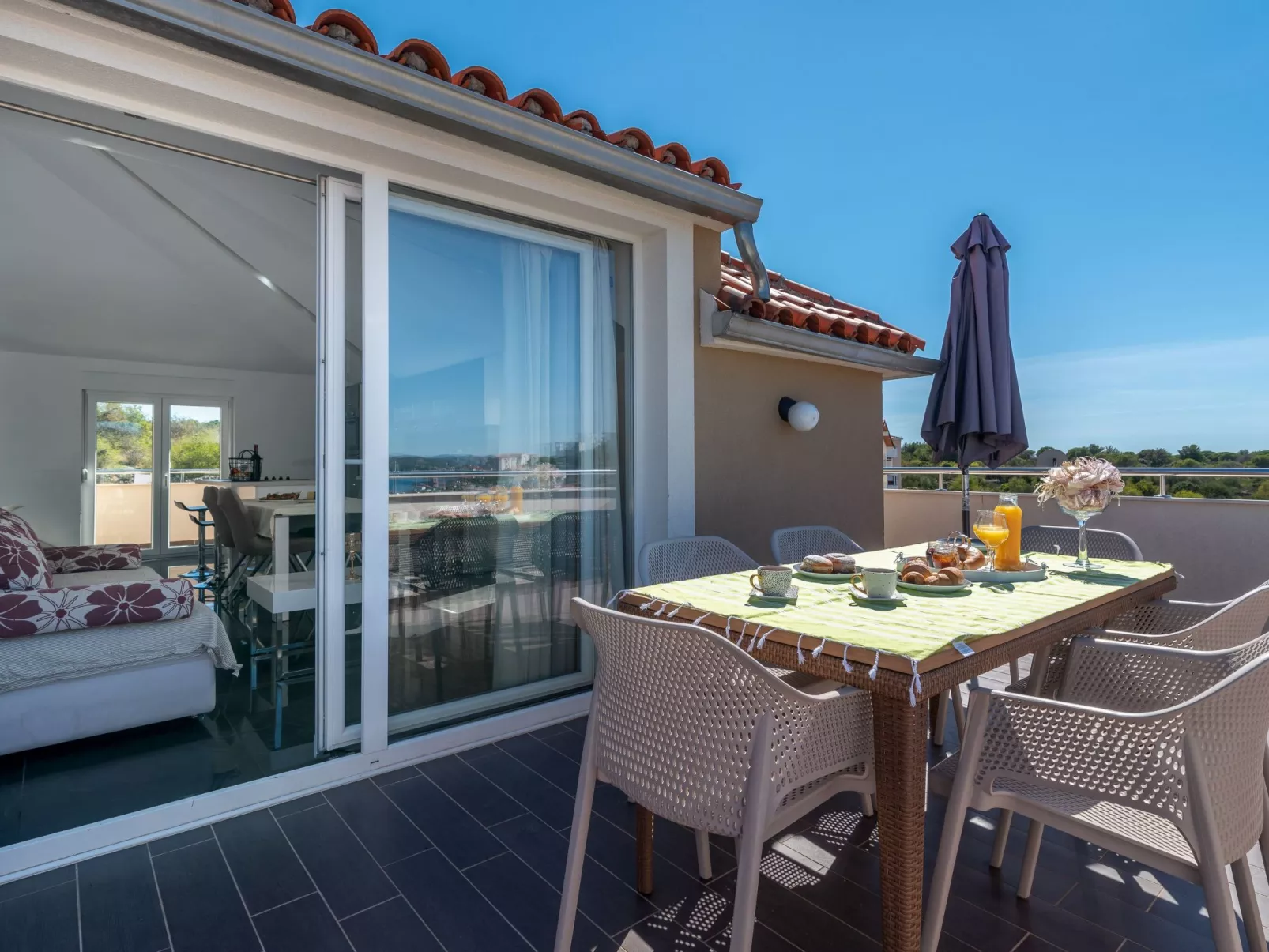 Moderne Ferienwohnung mit Gartennutzung, einem g - Image-tags.info