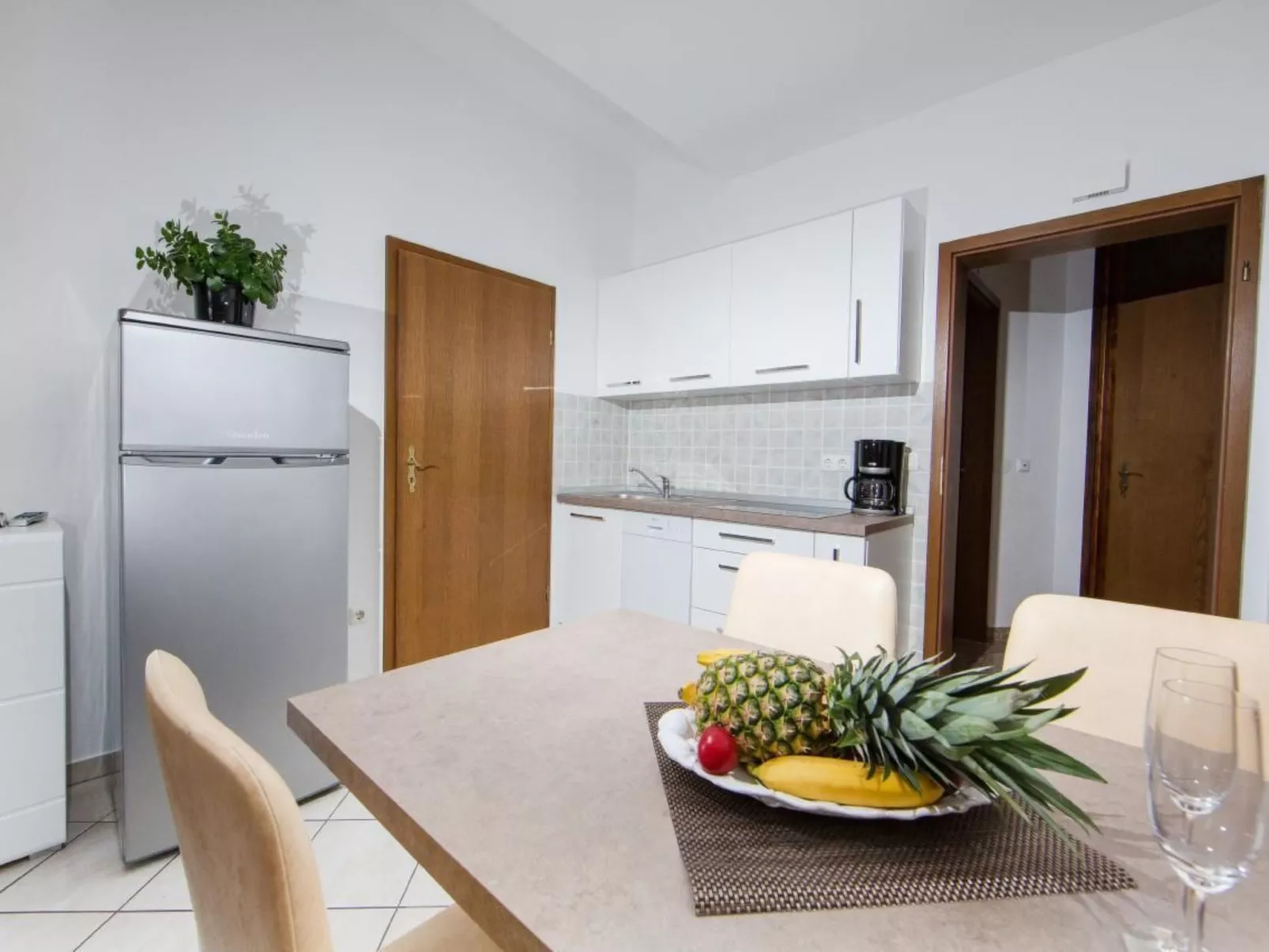 Mit Pool - Image-tags.info