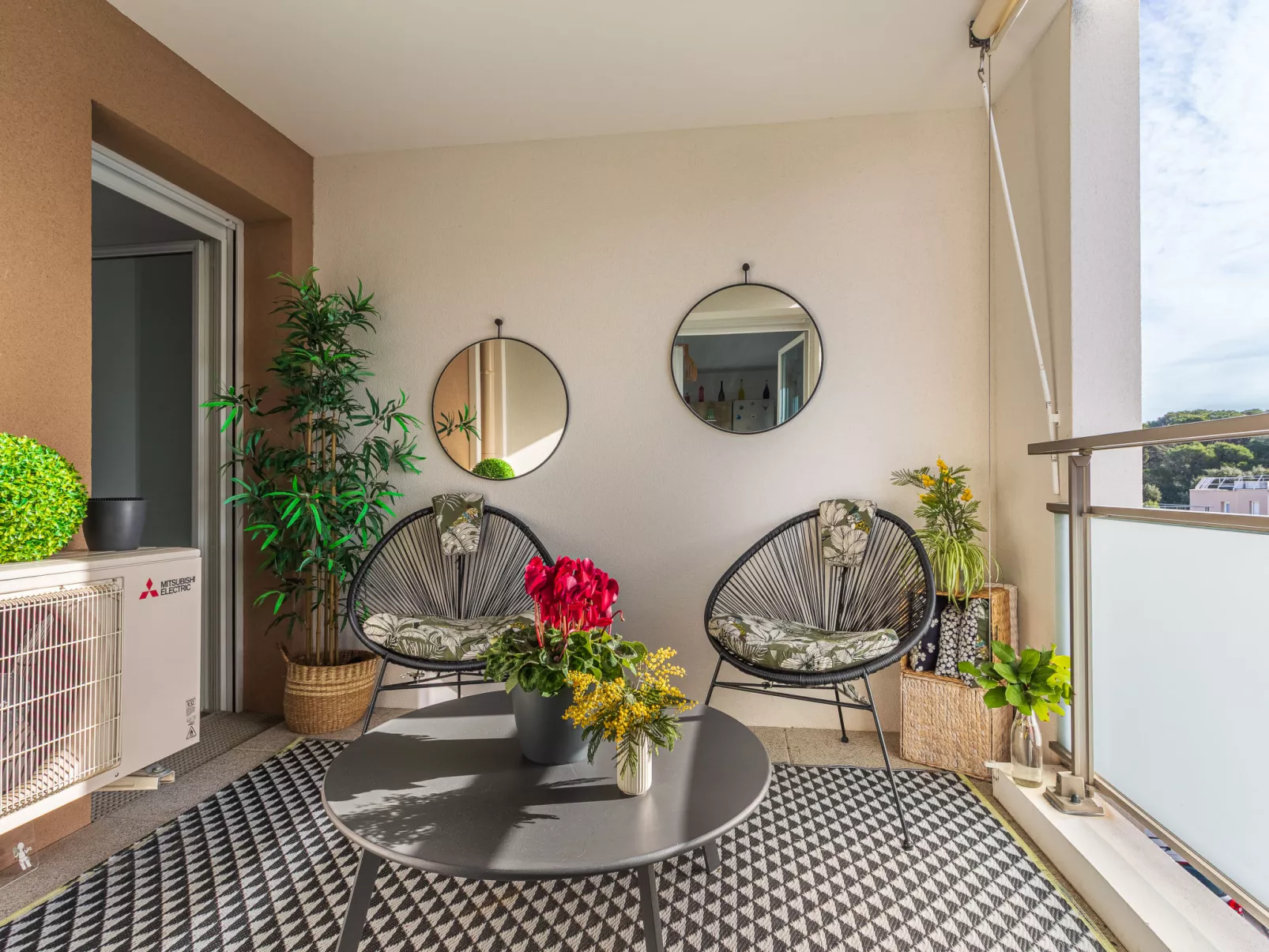 Nouvelles Terres E4 - Drinnen