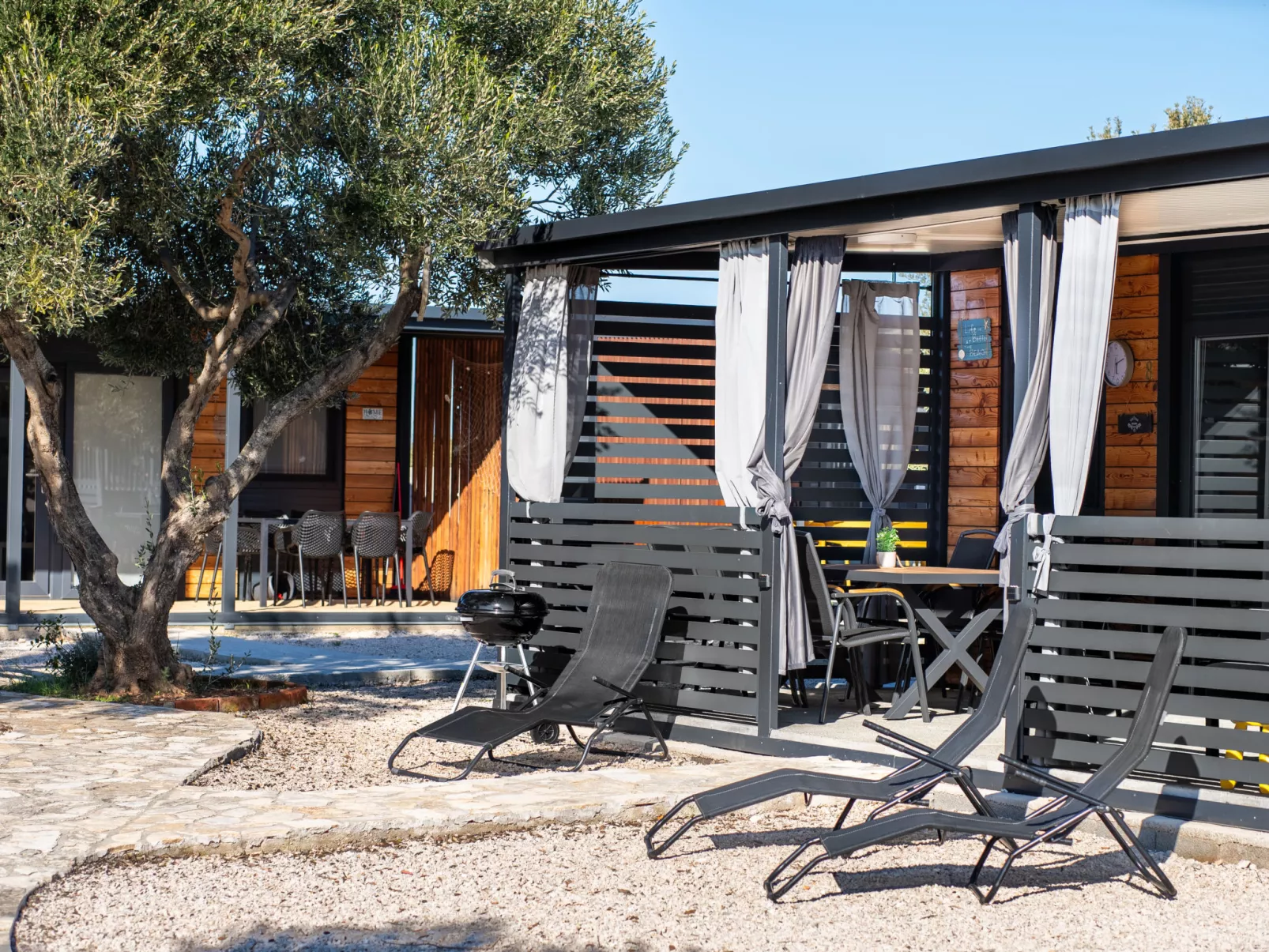 Maslina Delux - Draußen