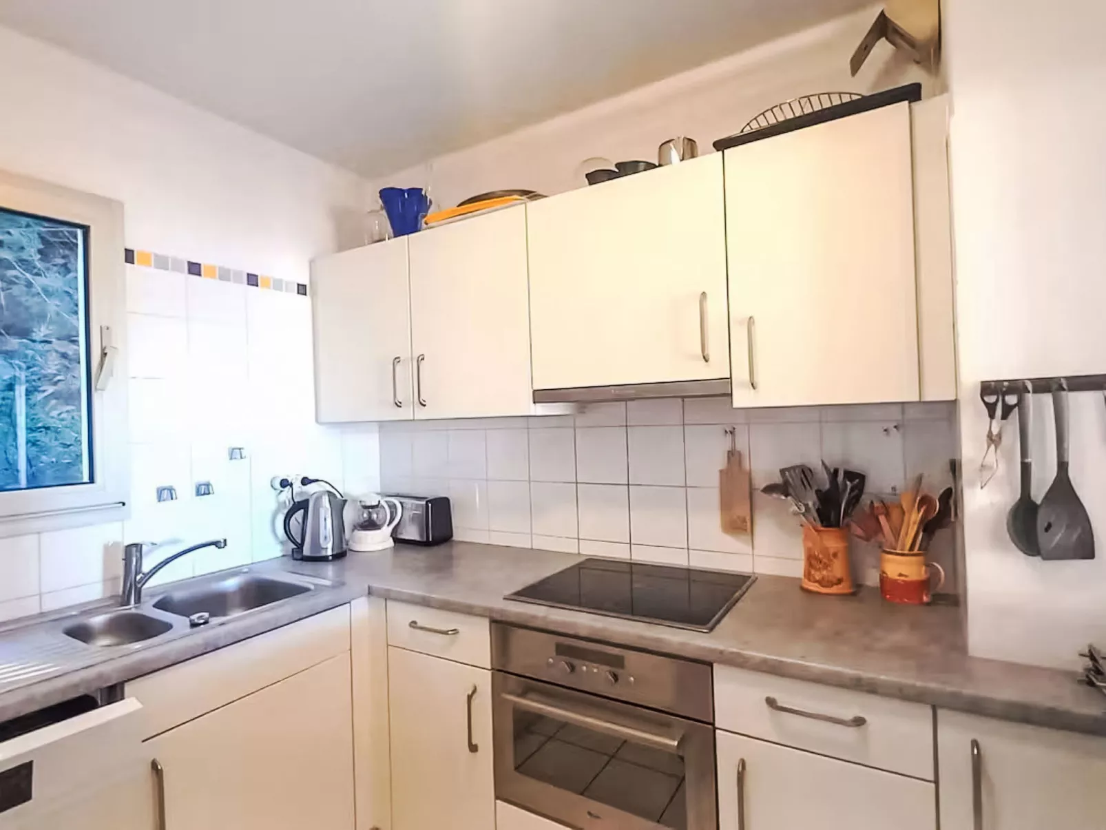 Les Mandariniers - Drinnen