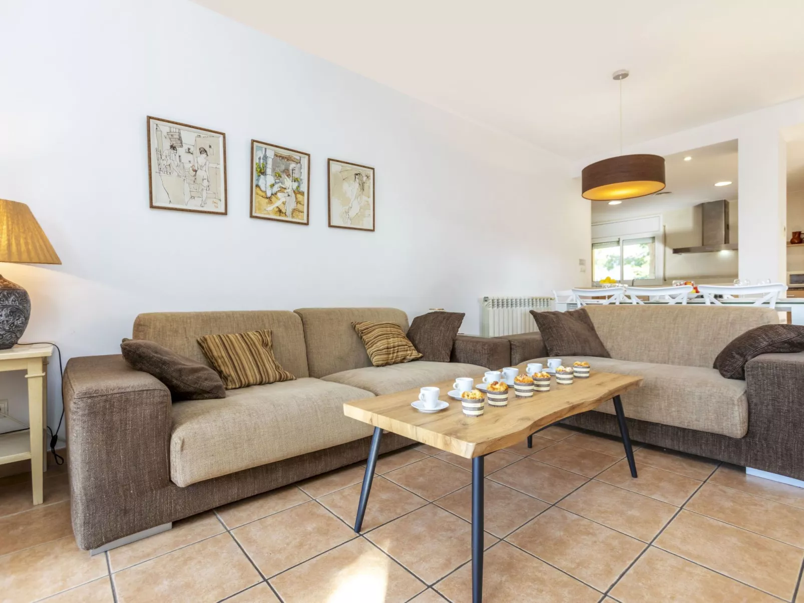 Urb Las Tres Calas - Drinnen