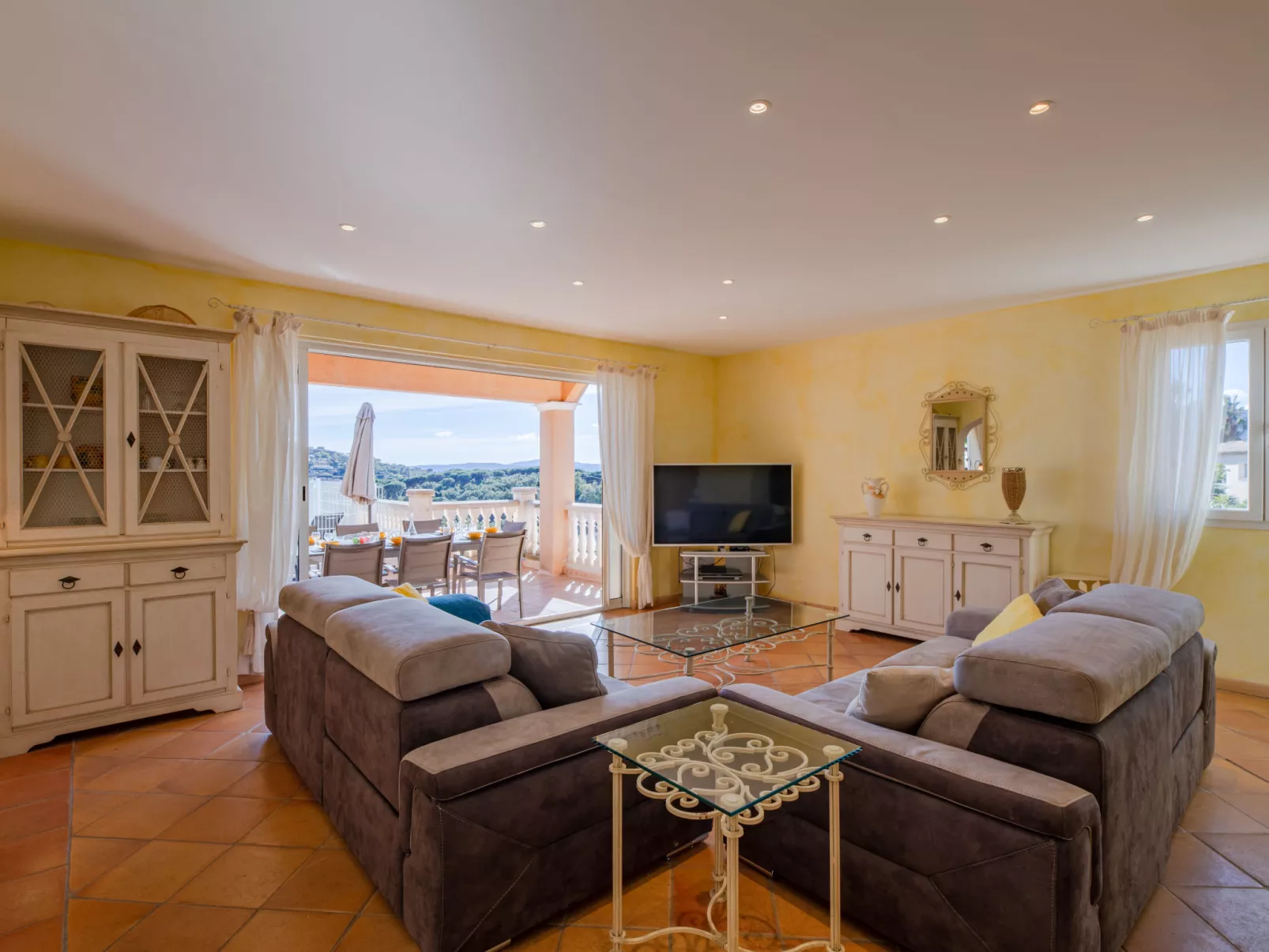 La Figuière - Inside