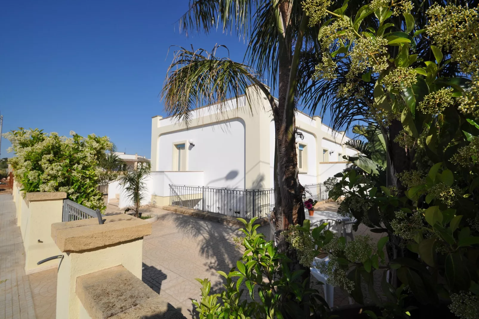 TS Trilo Rialzato - Exterior in summer