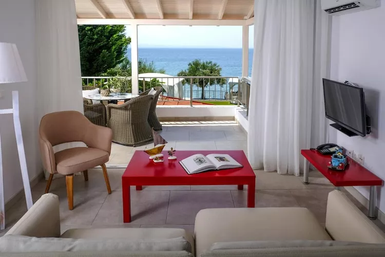 Holiday residence Acrotel Athena Villas, Elia Beach-Maisonette - Wohnzimmer