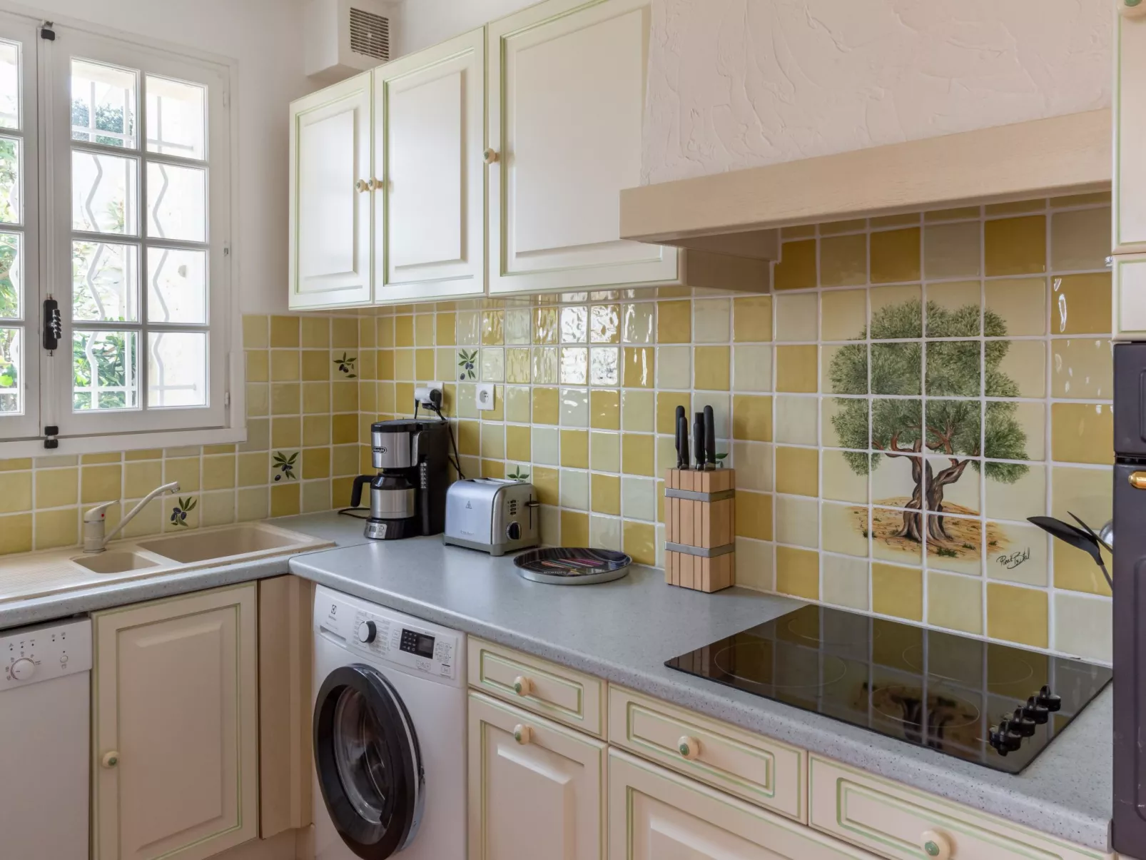 Hameau la Madrague - Inside