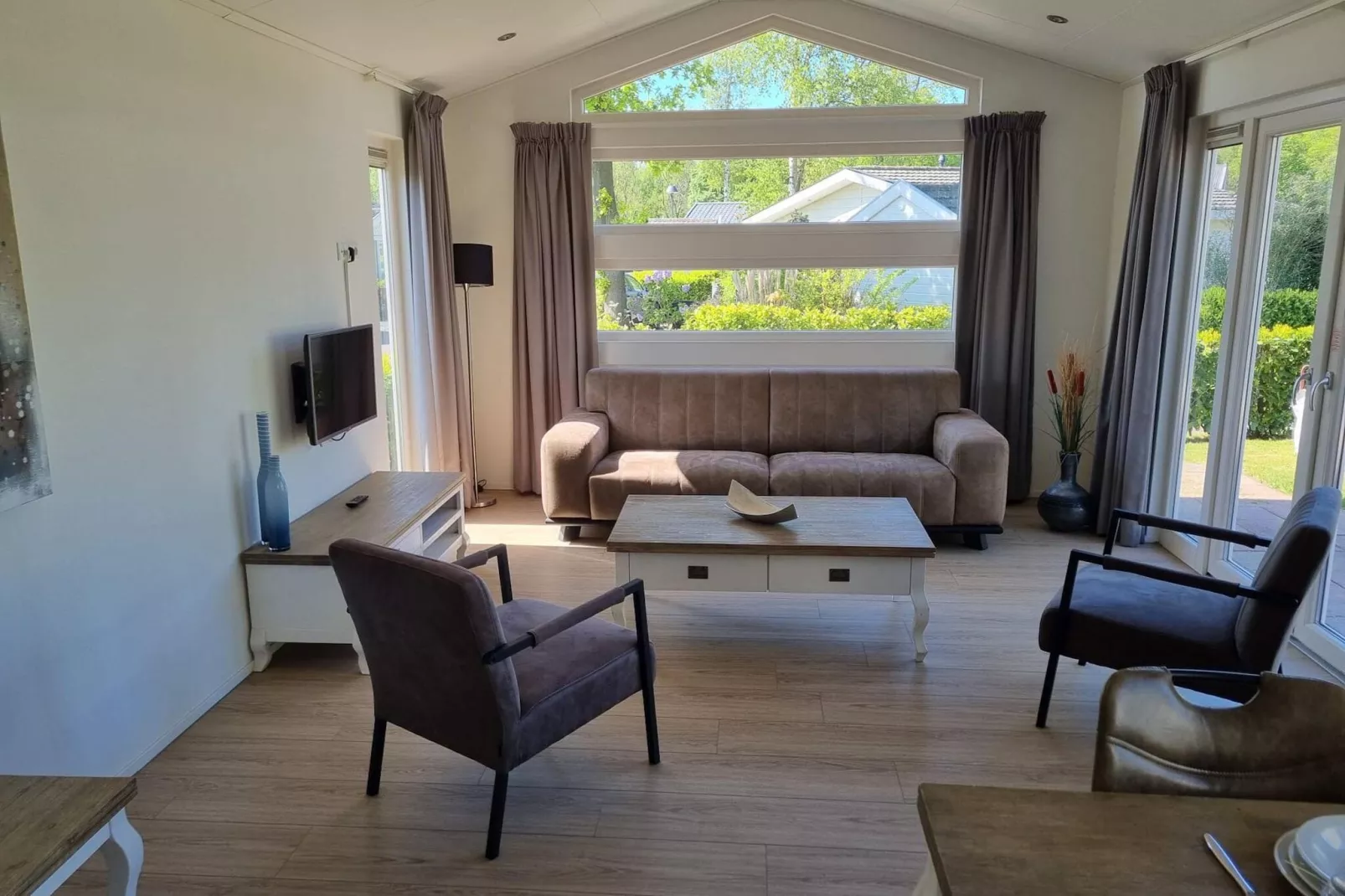 Resort Buitenhuizen 12-Living room