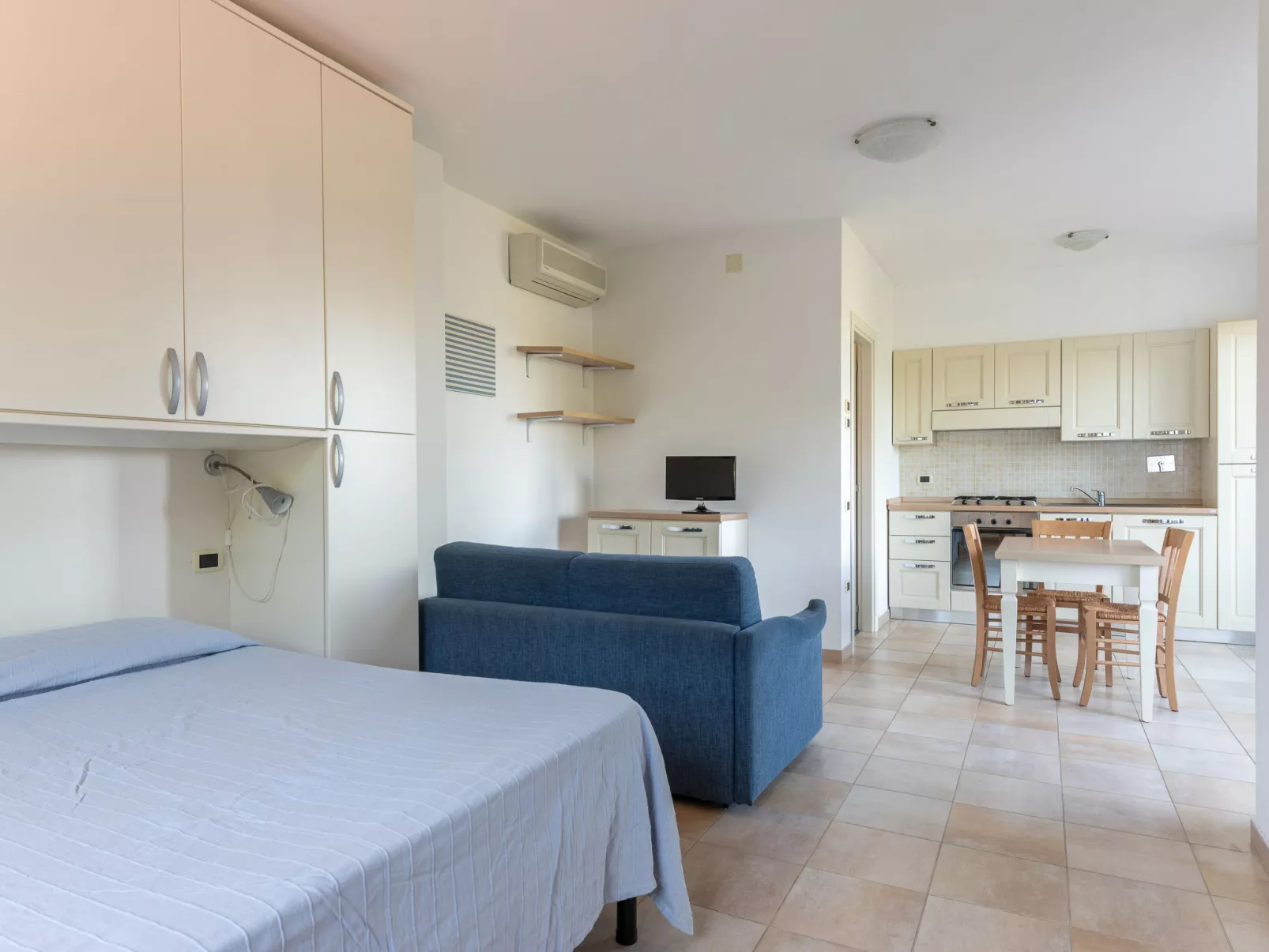 Aba Village - Drinnen